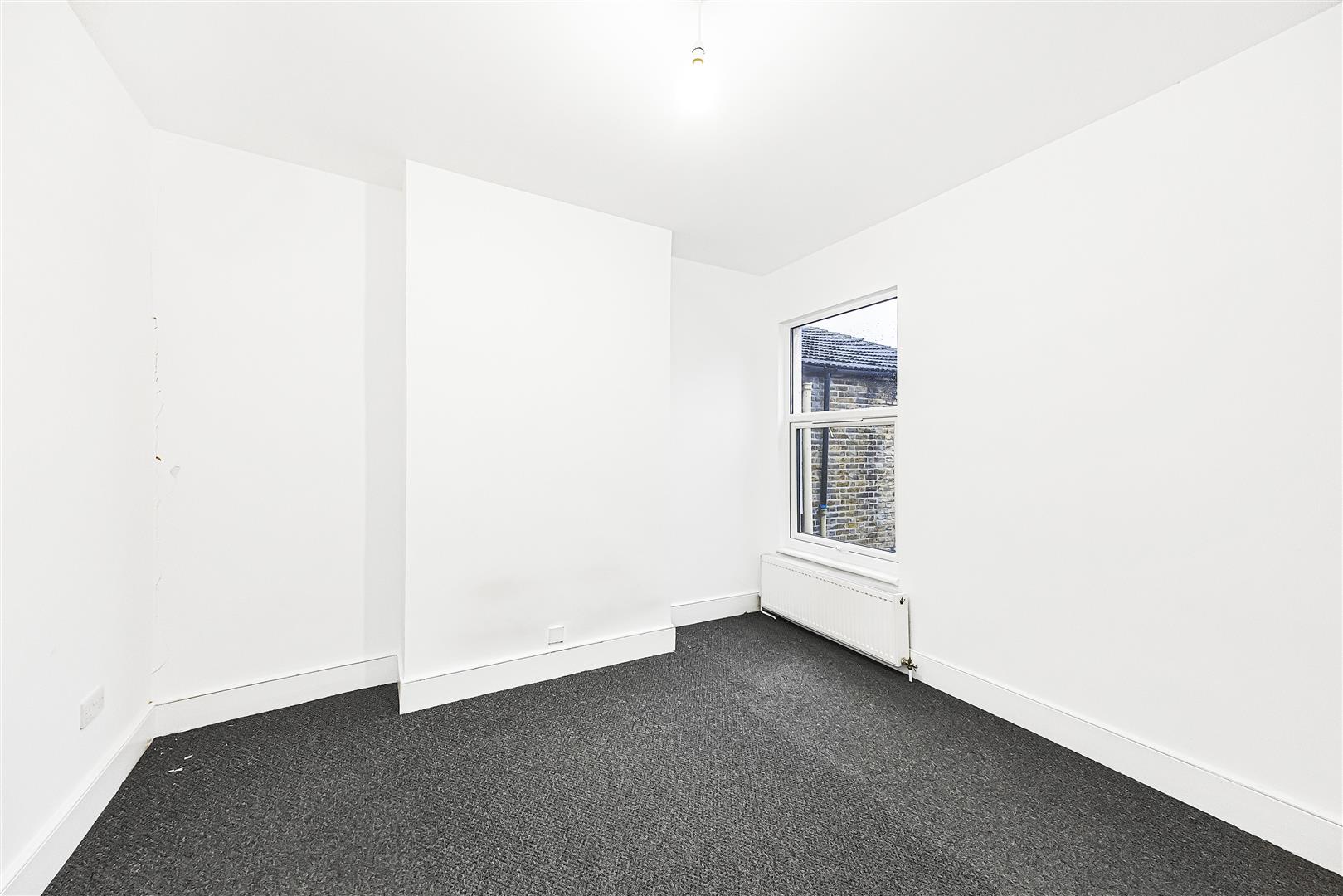 2 bed flat to rent in Francis Road, London  - Property Image 1