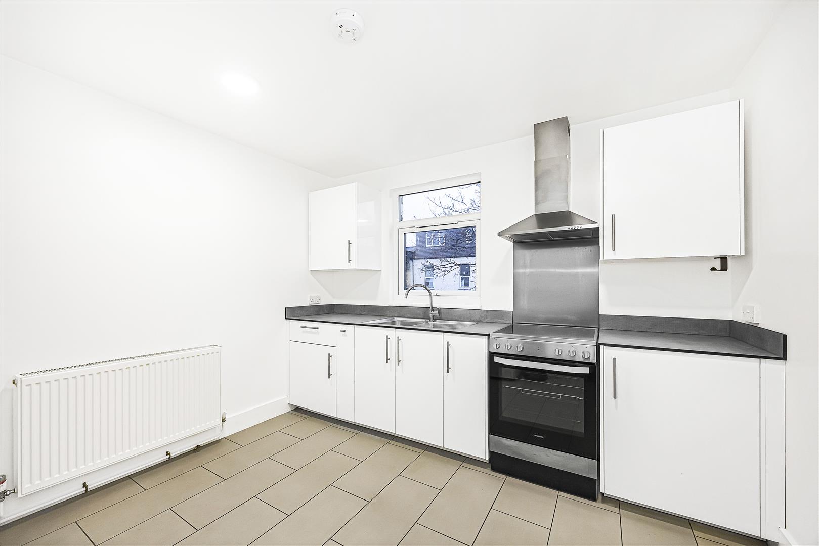 2 bed flat to rent in Francis Road, London  - Property Image 7