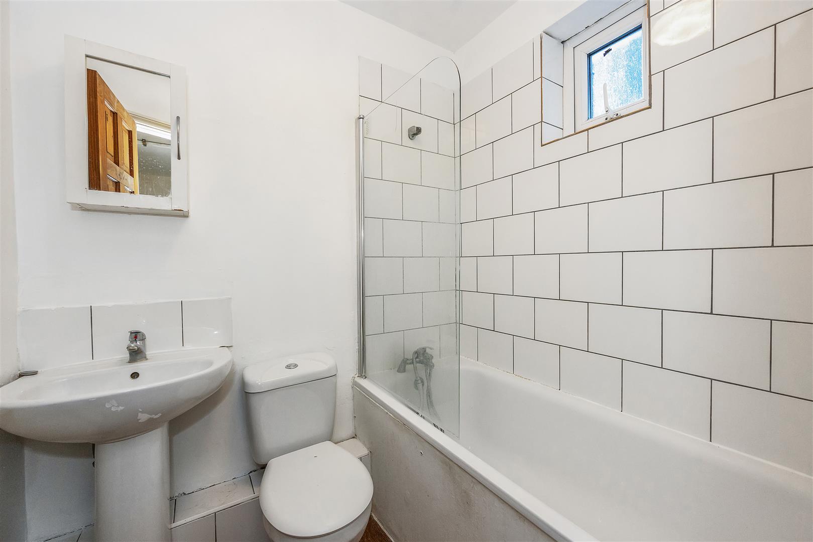 3 bed house for sale in Brookscroft Road, London  - Property Image 7