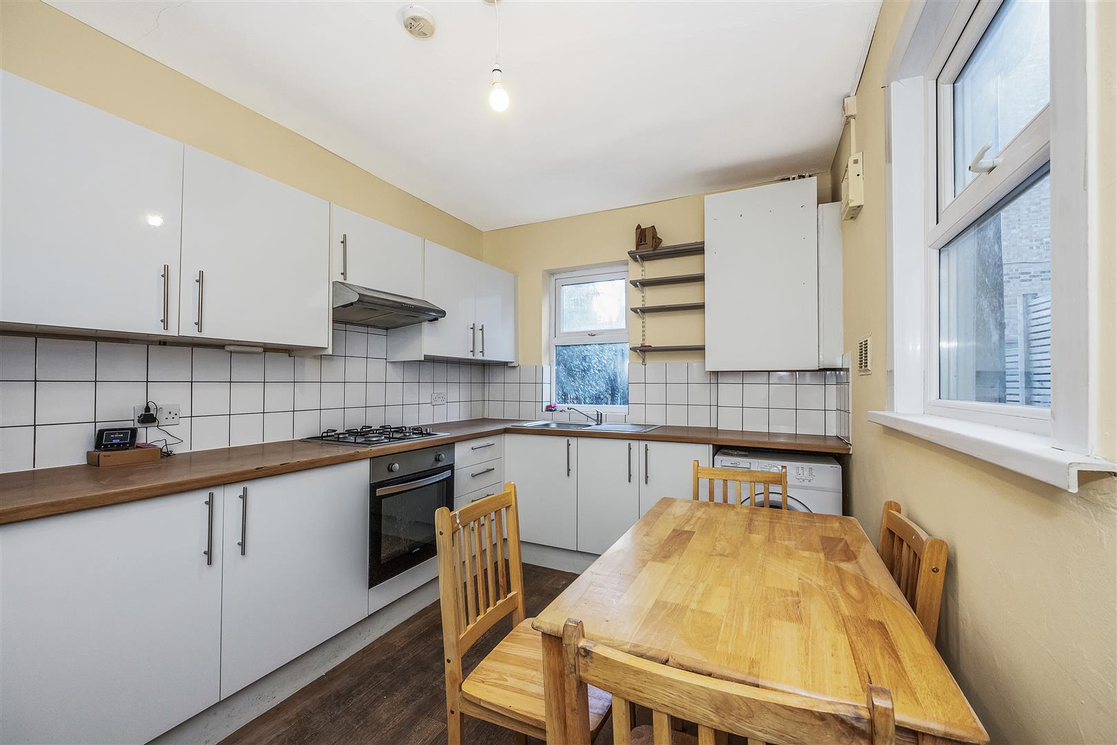 3 bed house for sale in Brookscroft Road, London  - Property Image 4