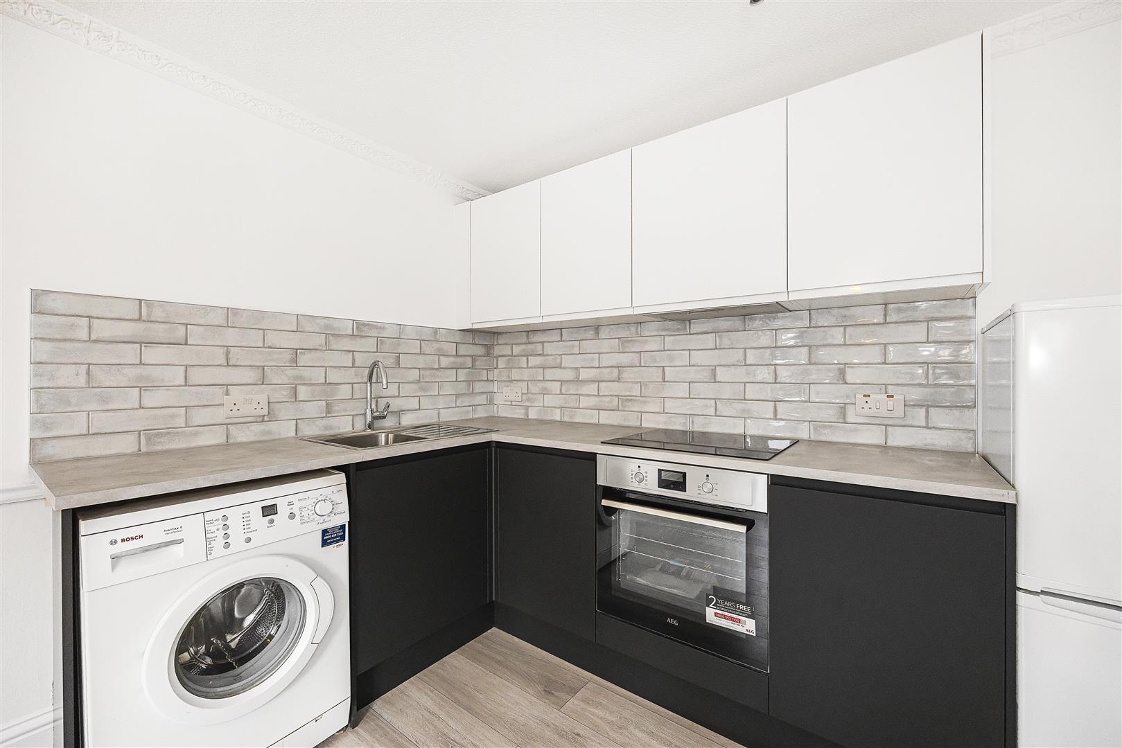 1 bed apartment for sale in Nightingale Way, London  - Property Image 5