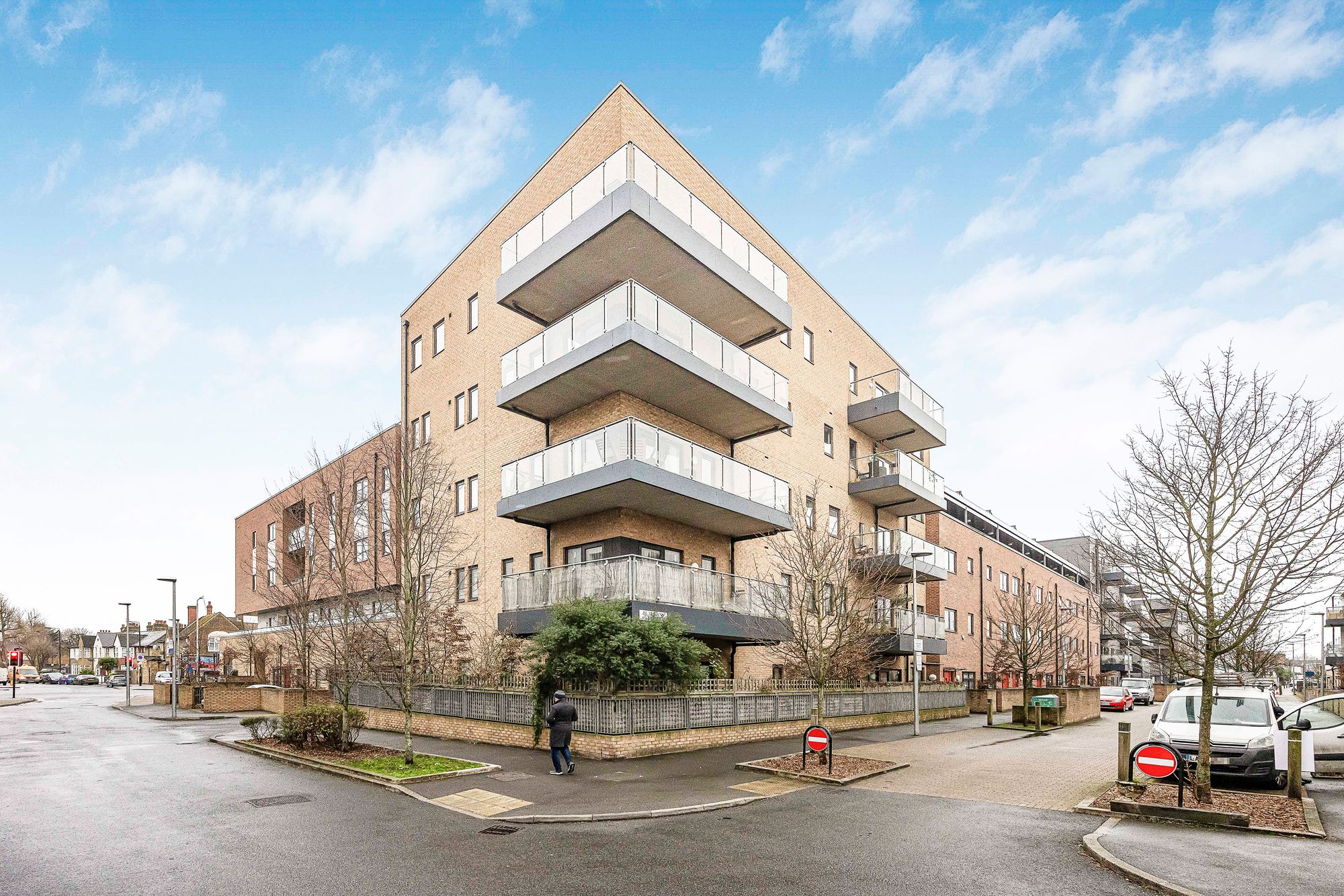 2 bed flat for sale in Manston Court, Walthamstow, E17