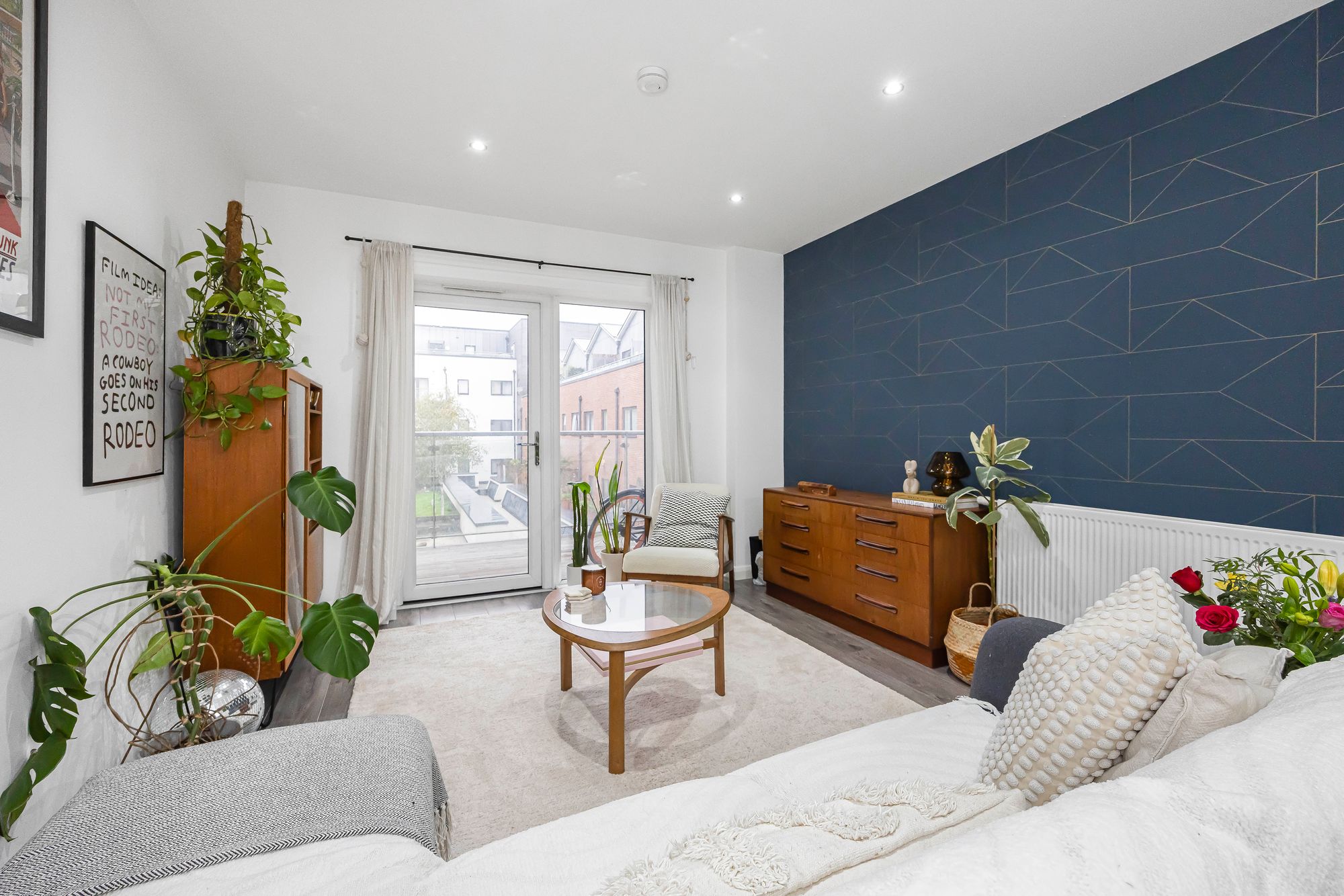 2 bed flat for sale in Manston Court, Walthamstow, E17  - Property Image 4