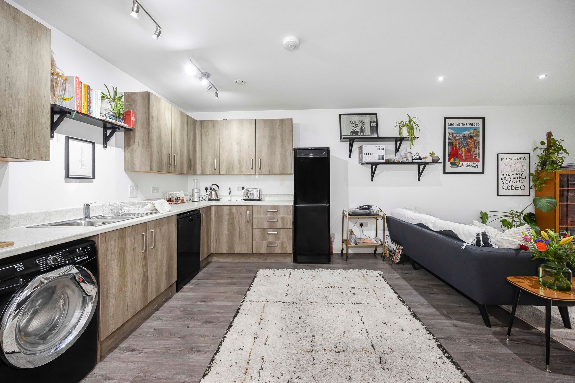 2 bed flat for sale in Manston Court, Walthamstow, E17  - Property Image 6