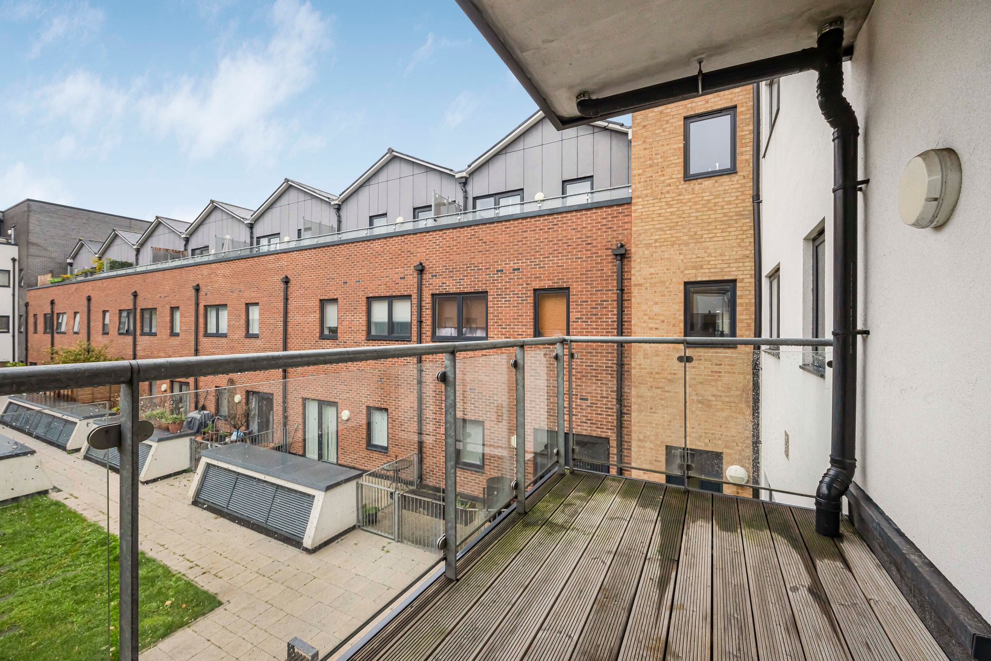 2 bed flat for sale in Manston Court, Walthamstow, E17 11