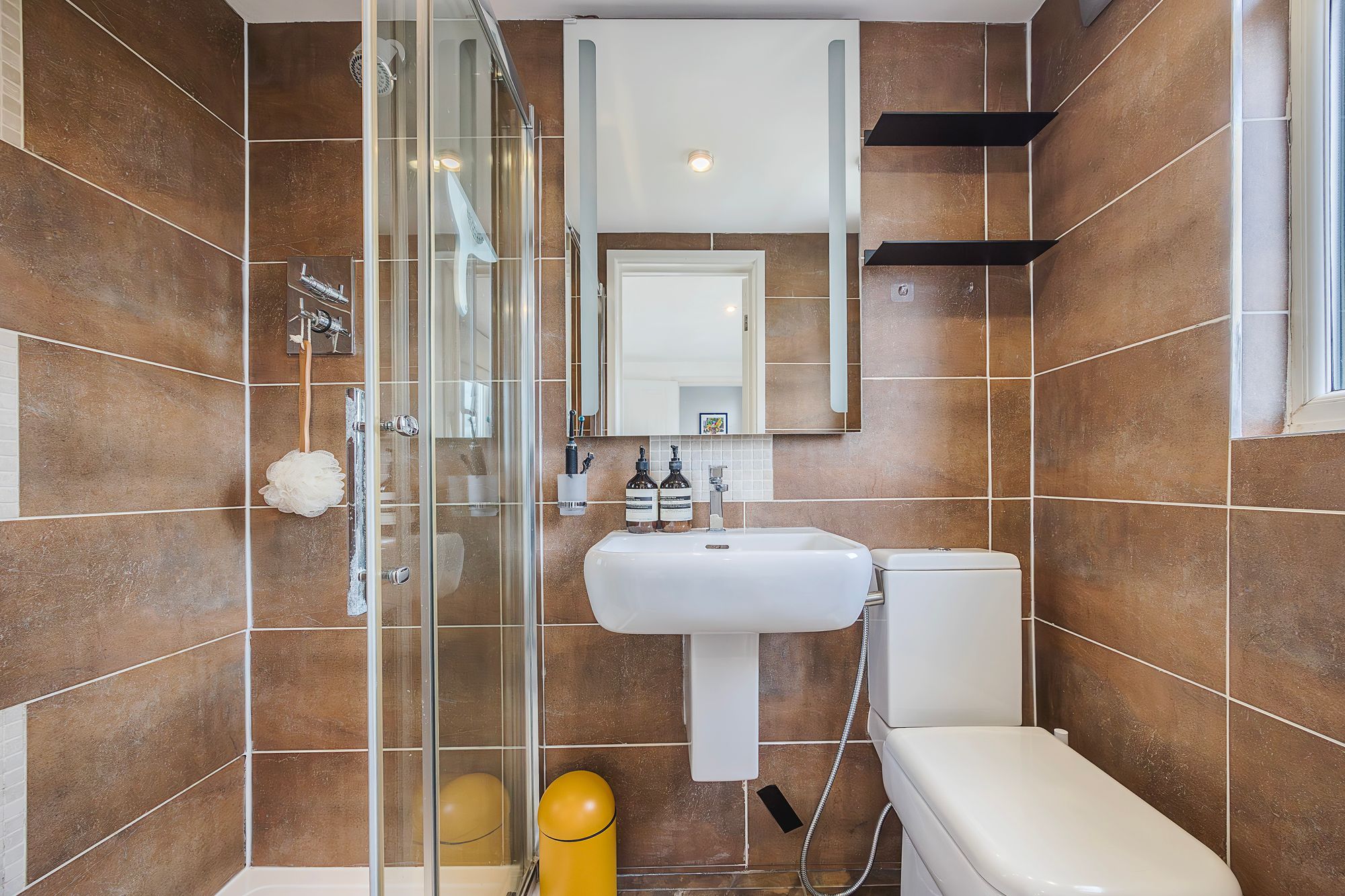 4 bed flat to rent in Adelaide Road, Leyton, E10 19