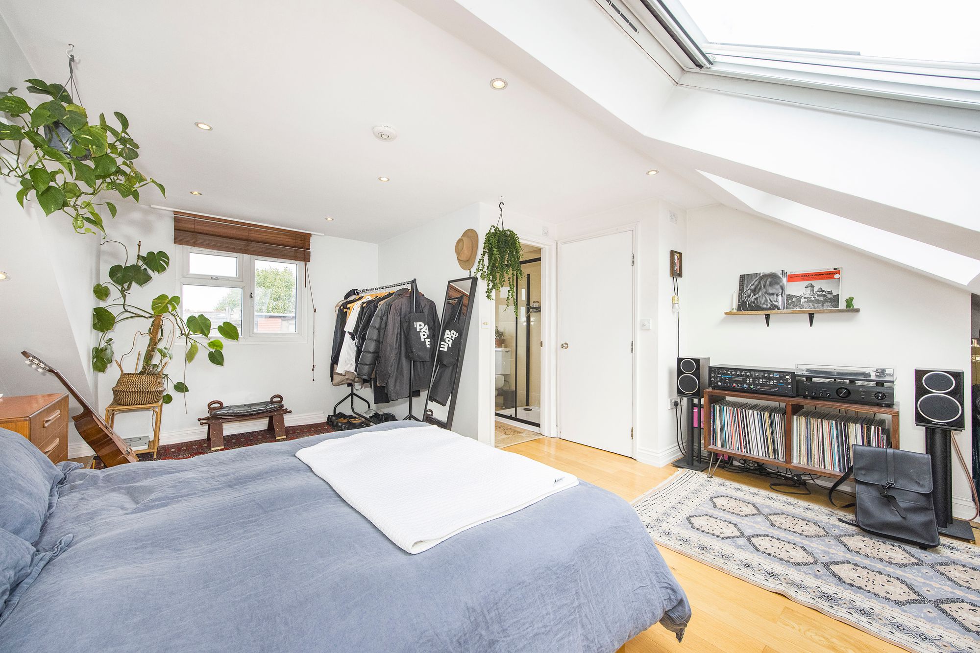 2 bed flat for sale in Grove Green Road, Leytonstone, E11 6