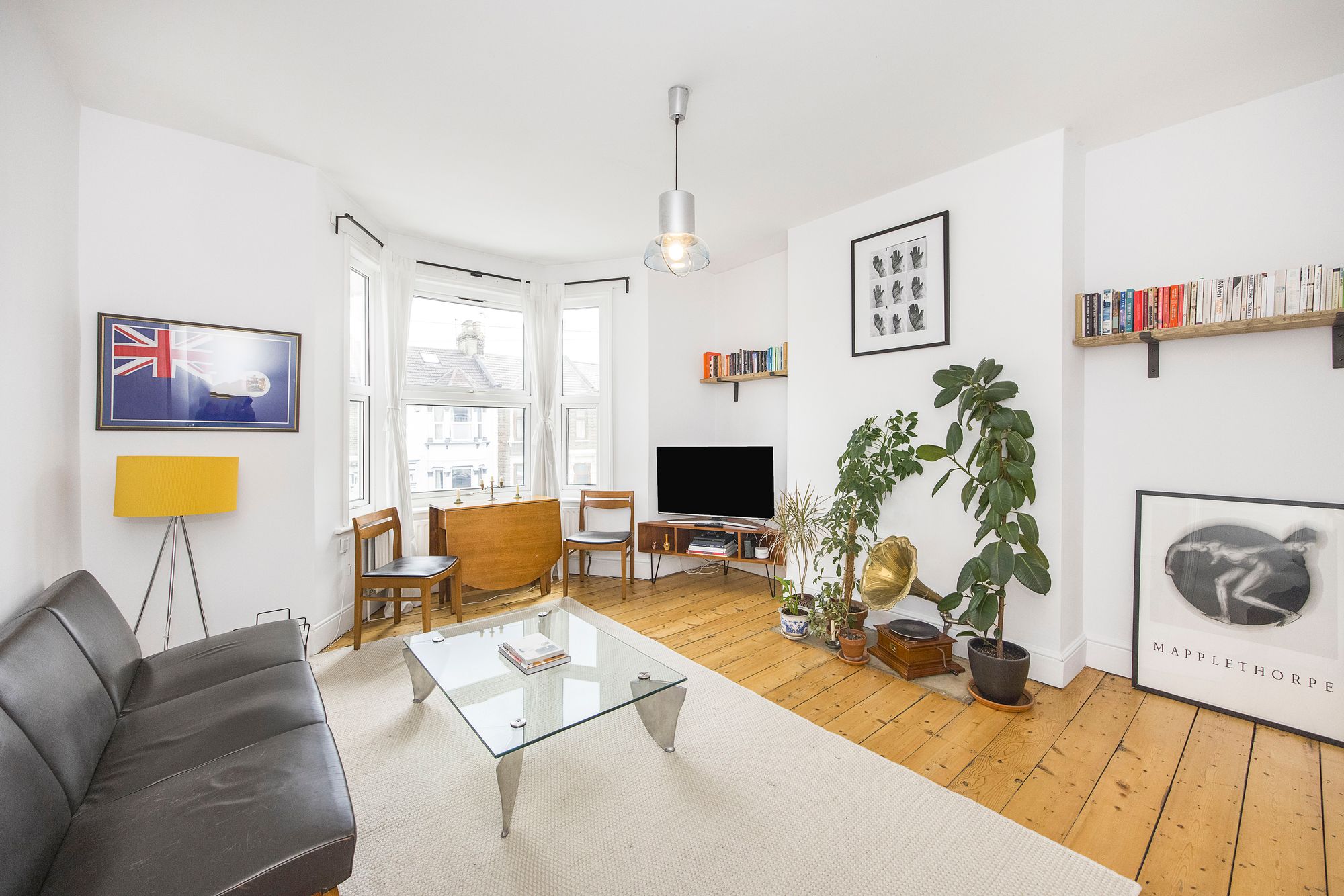 2 bed flat for sale in Grove Green Road, London  - Property Image 2