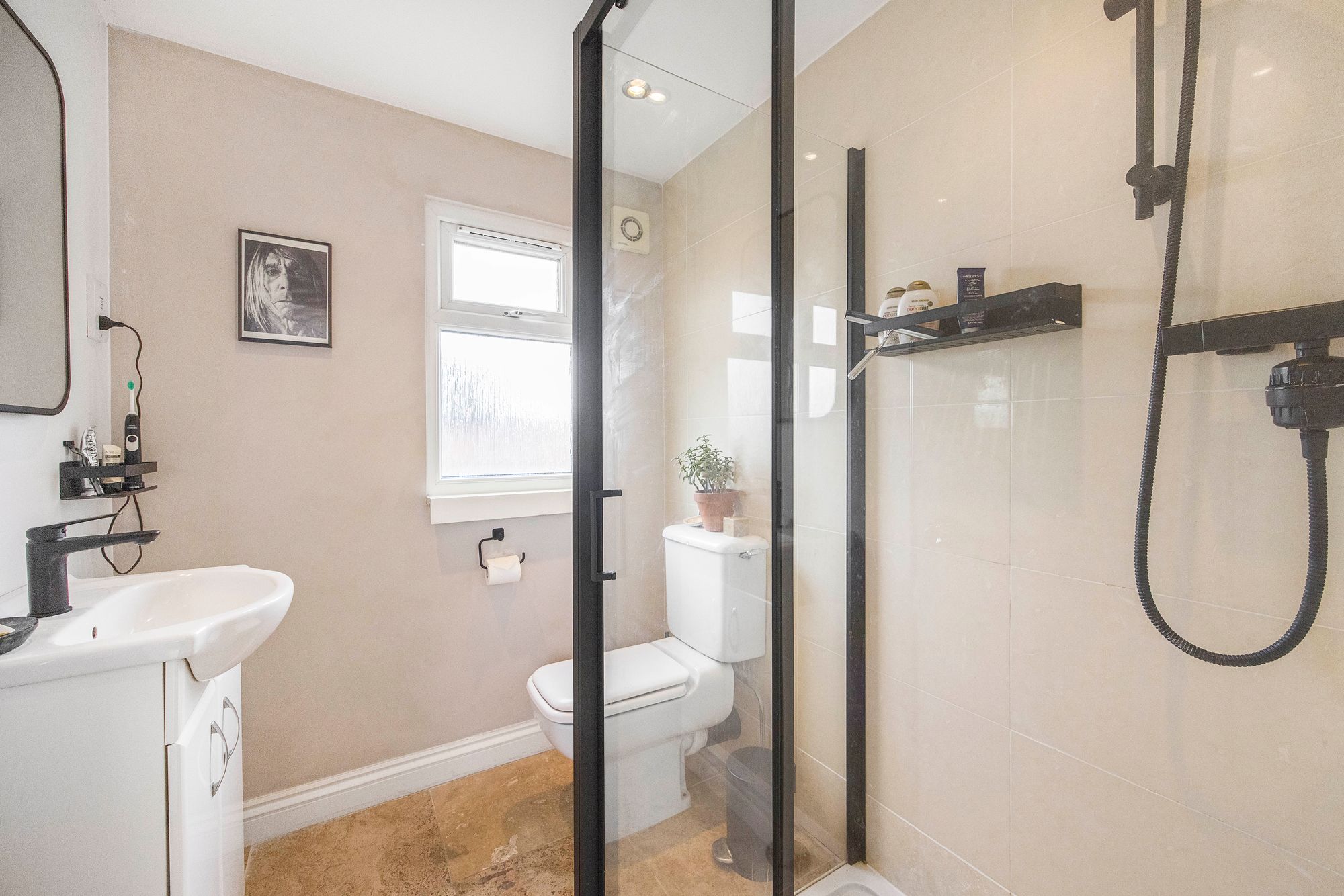 2 bed flat for sale in Grove Green Road, London  - Property Image 12