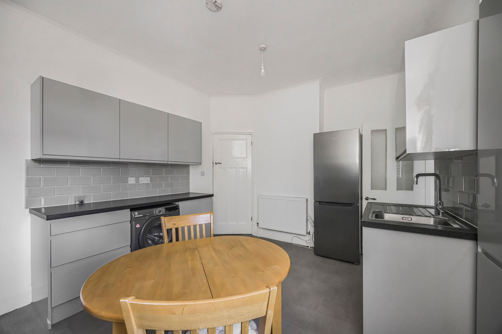 2 bed flat for sale in Park Road, Leyton, E10  - Property Image 4