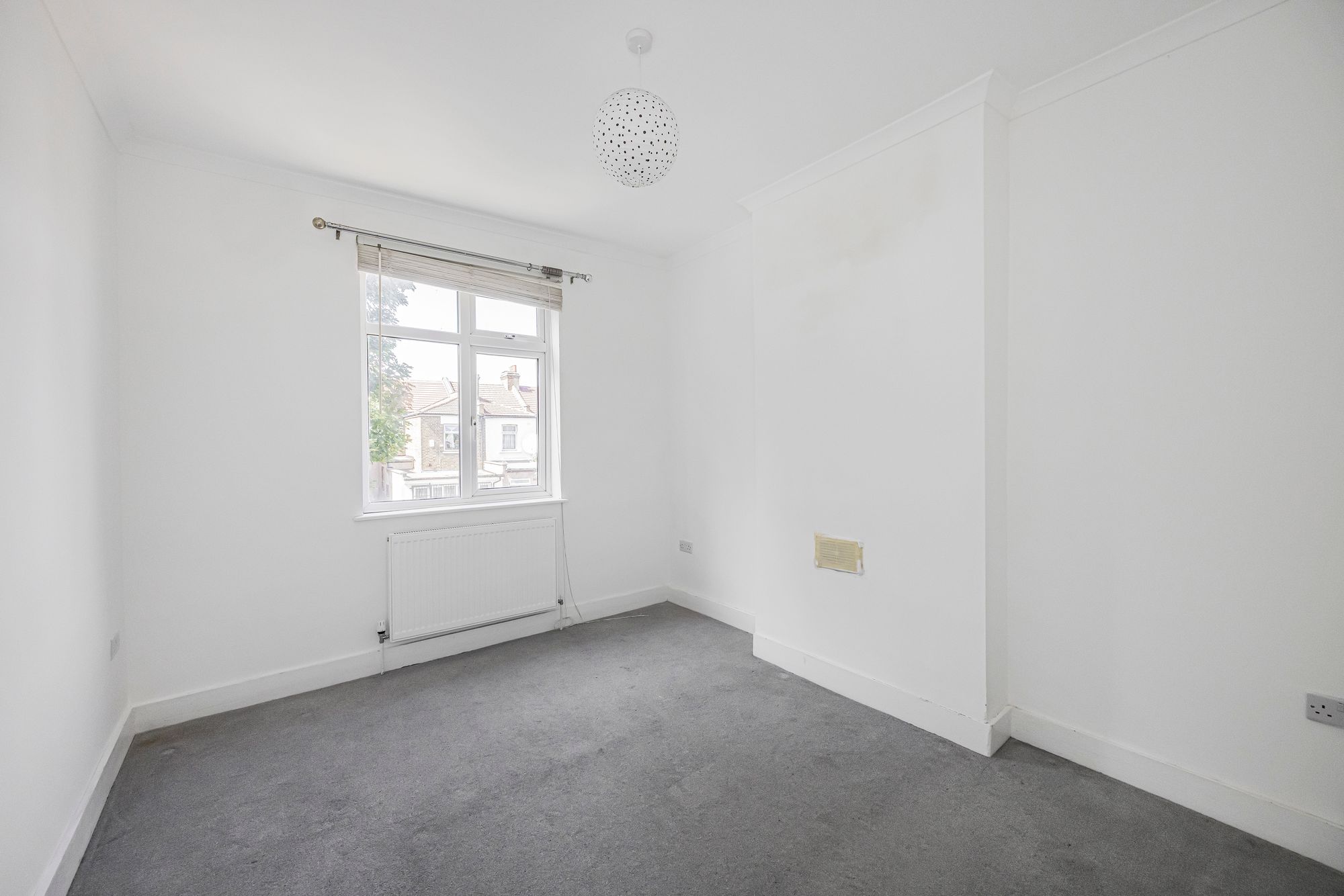 2 bed flat for sale in Park Road, Leyton, E10  - Property Image 12