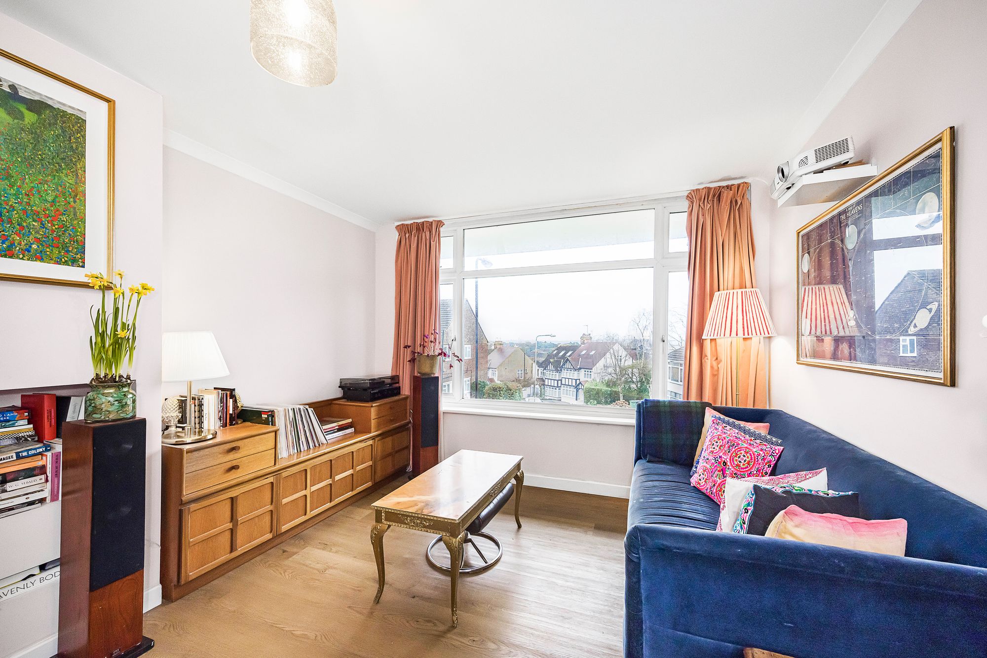 2 bed flat for sale in Top House Rise, London  - Property Image 3