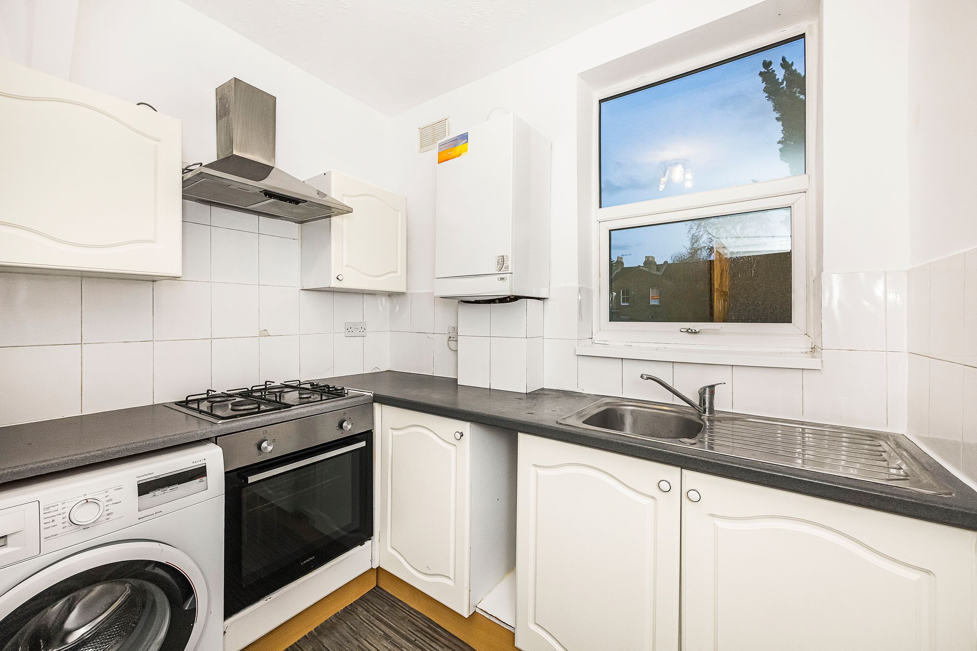 2 bed flat for sale in Albert Road, Leyton, E10 3