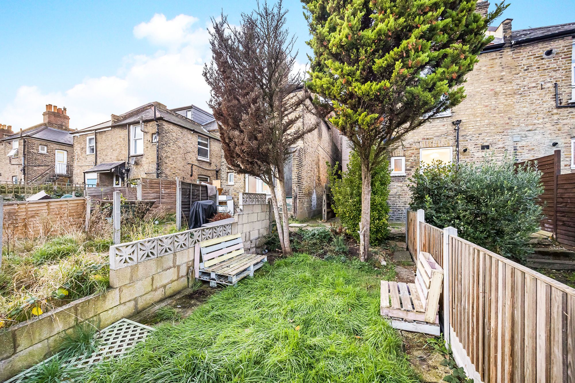 2 bed flat for sale in Albert Road, Leyton, E10 11