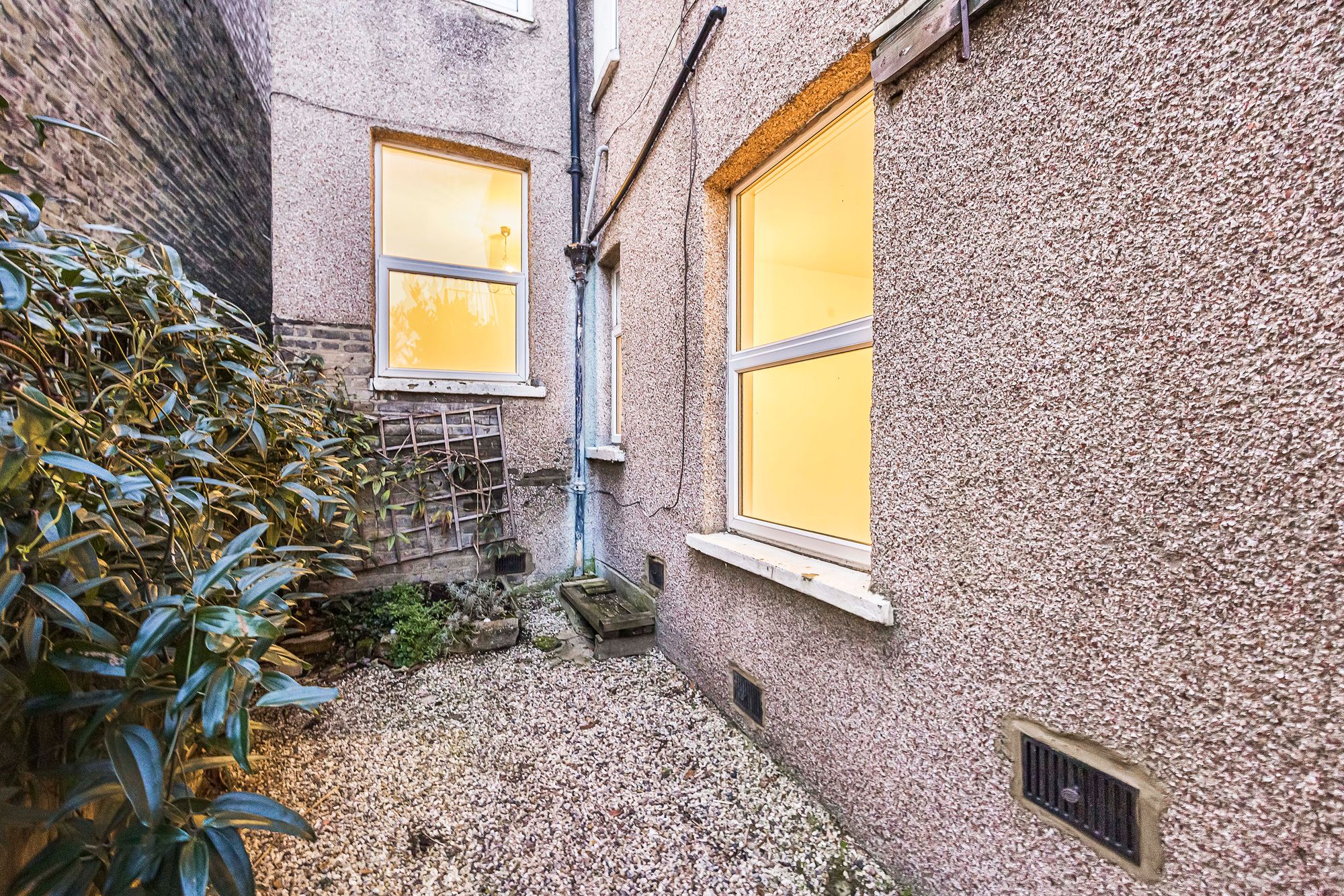 2 bed flat for sale in Albert Road, Leyton, E10 12