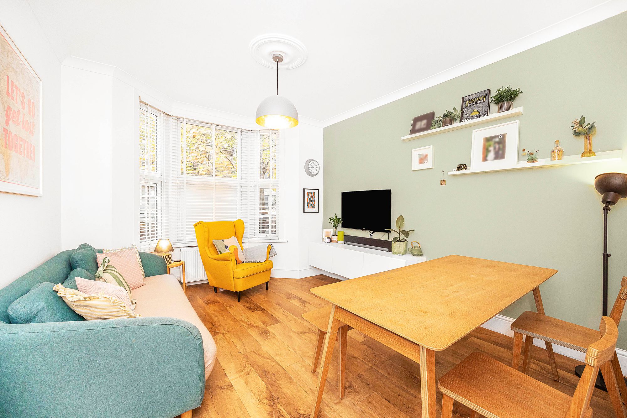 2 bed flat for sale in Buckland Road, London  - Property Image 4