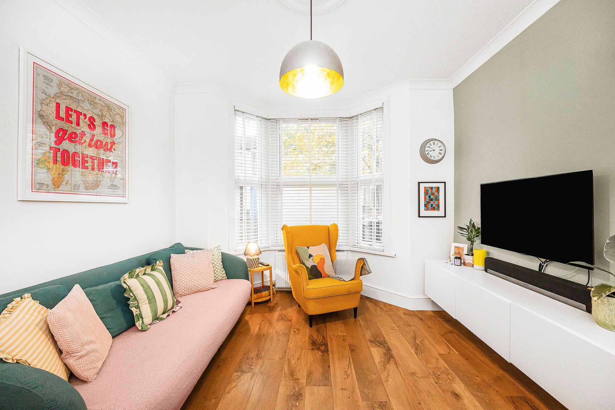 2 bed flat for sale in Buckland Road, London  - Property Image 2