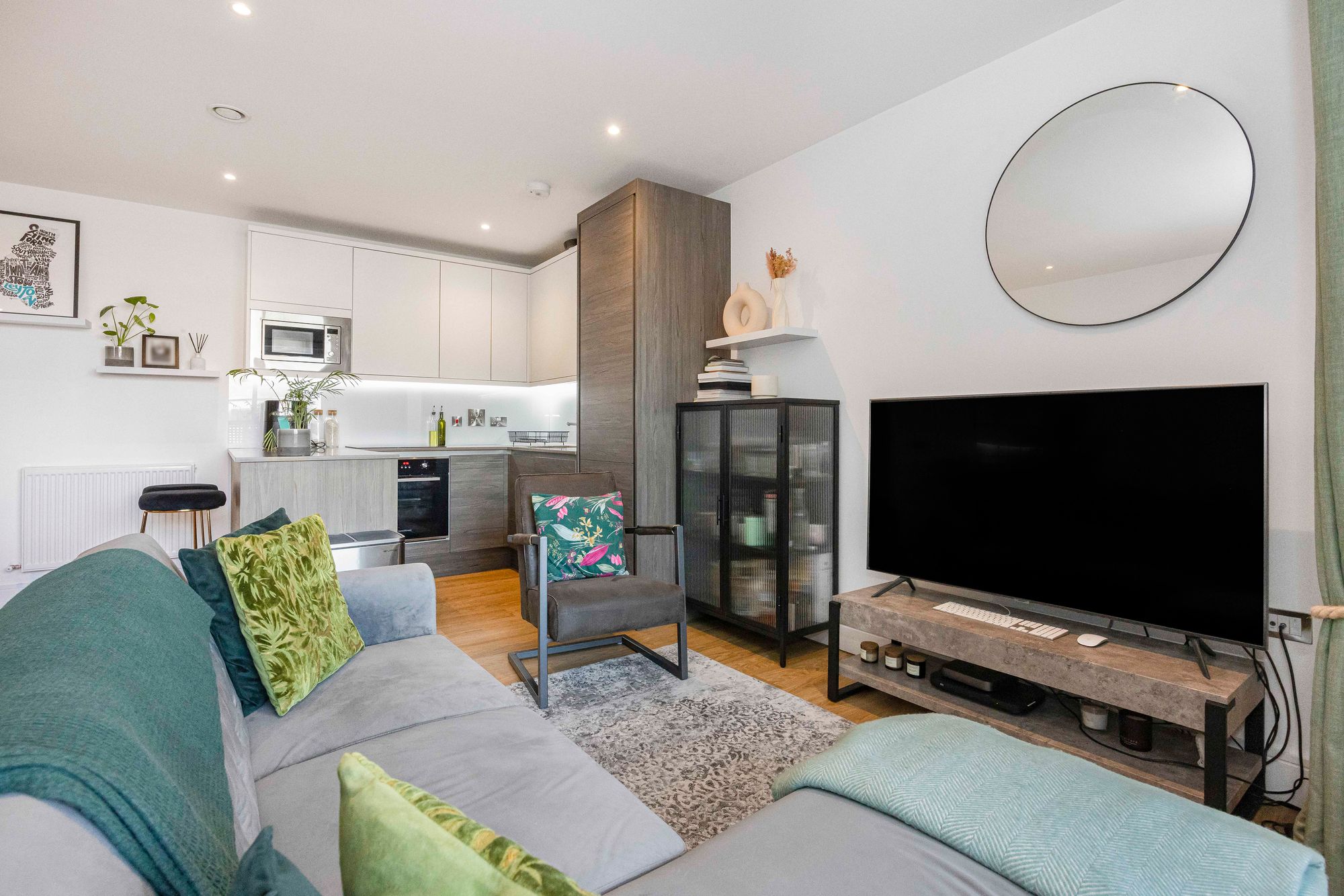 2 bed apartment for sale in Bevan Court, Leyton, E10 6