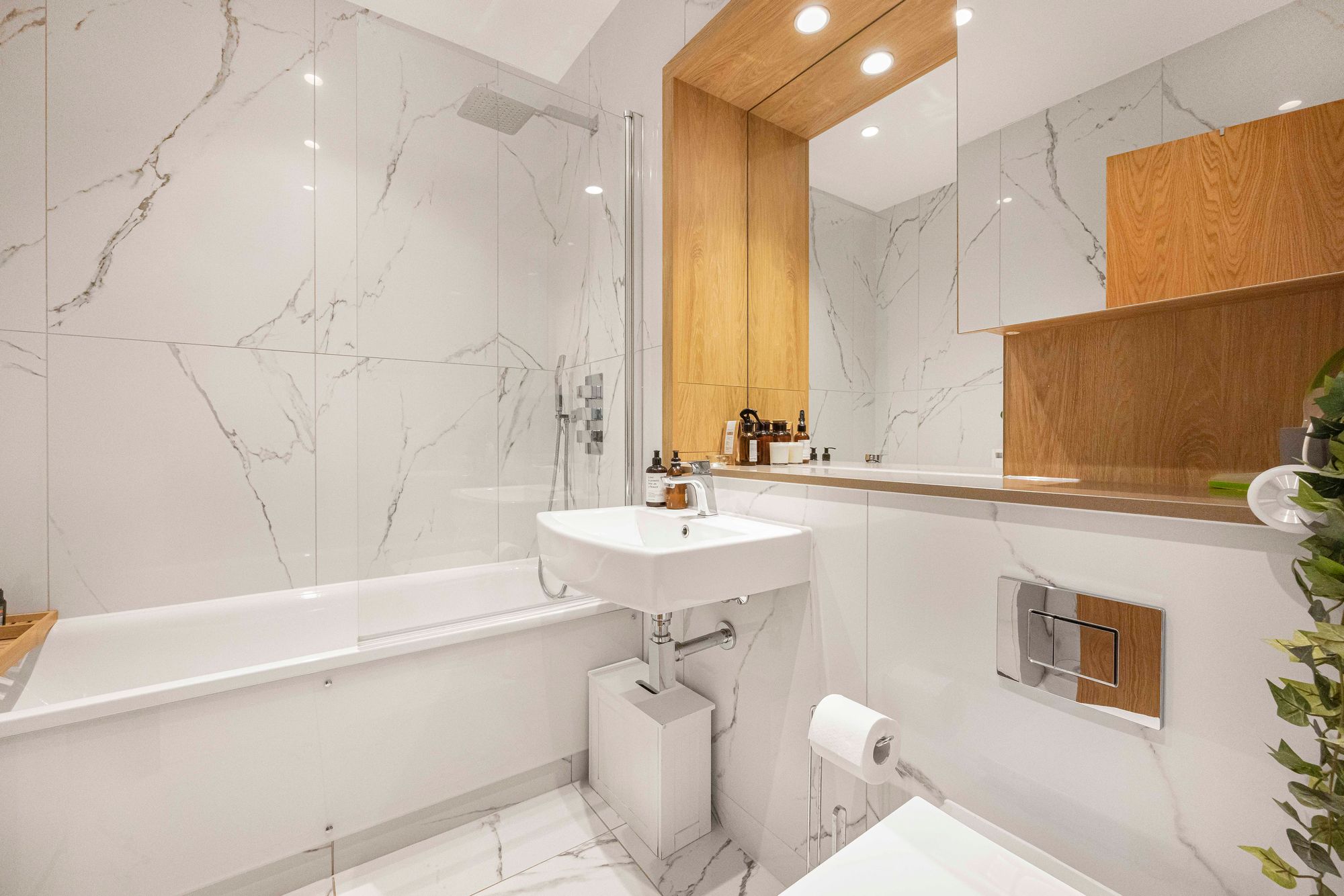 2 bed apartment for sale in Bevan Court, Leyton, E10  - Property Image 11