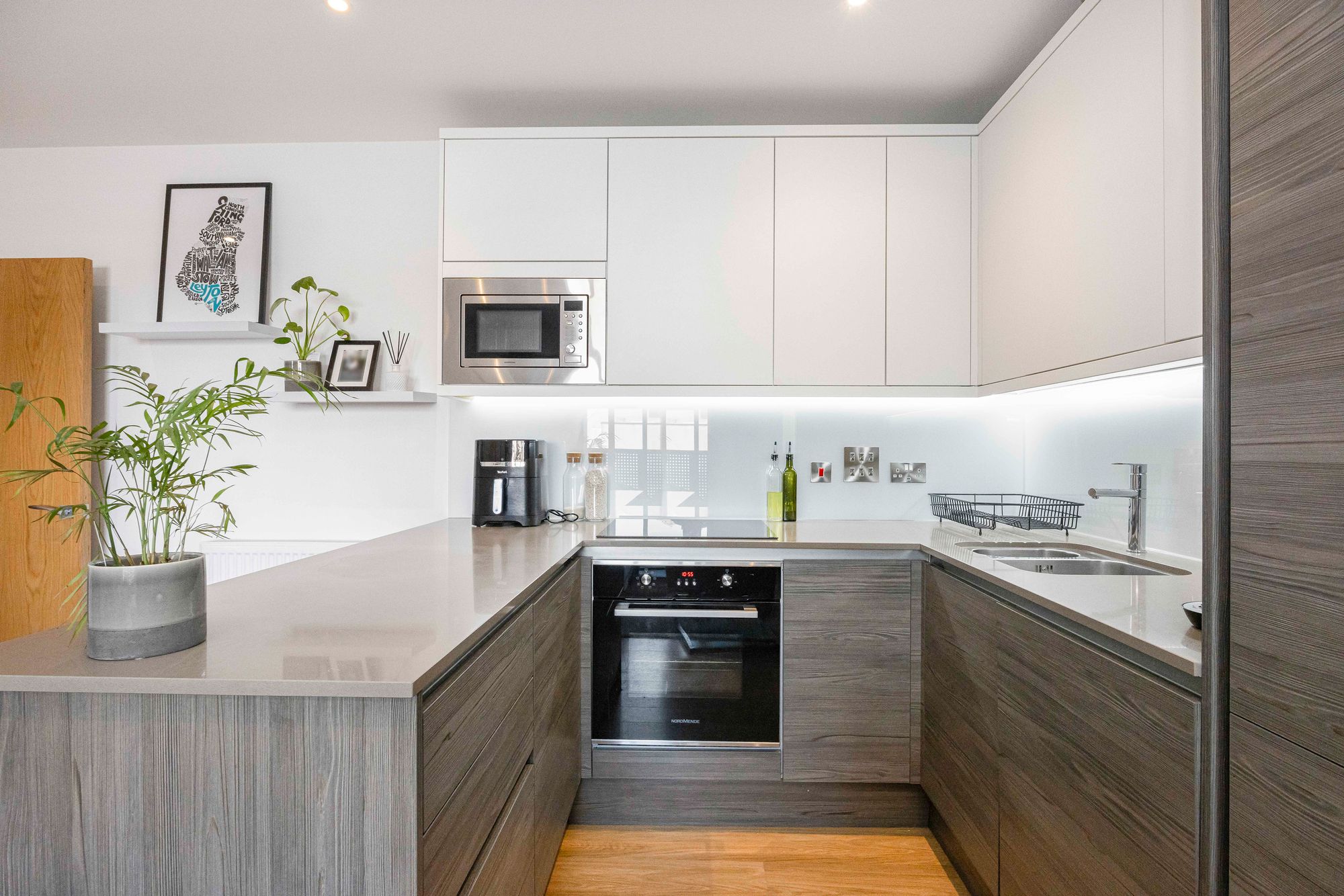 2 bed apartment for sale in Bevan Court, Leyton, E10 8