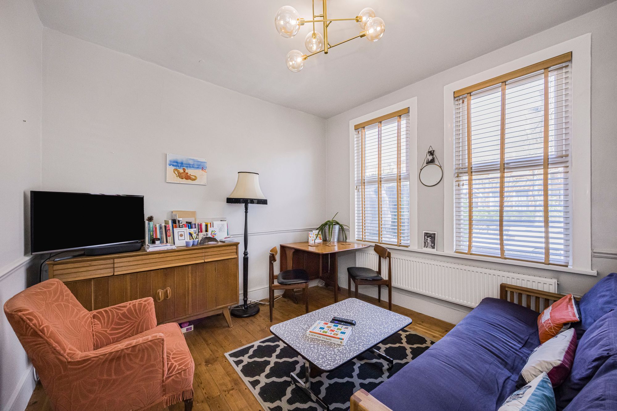 2 bed flat for sale in Kettlebaston Road, London, E10  - Property Image 2