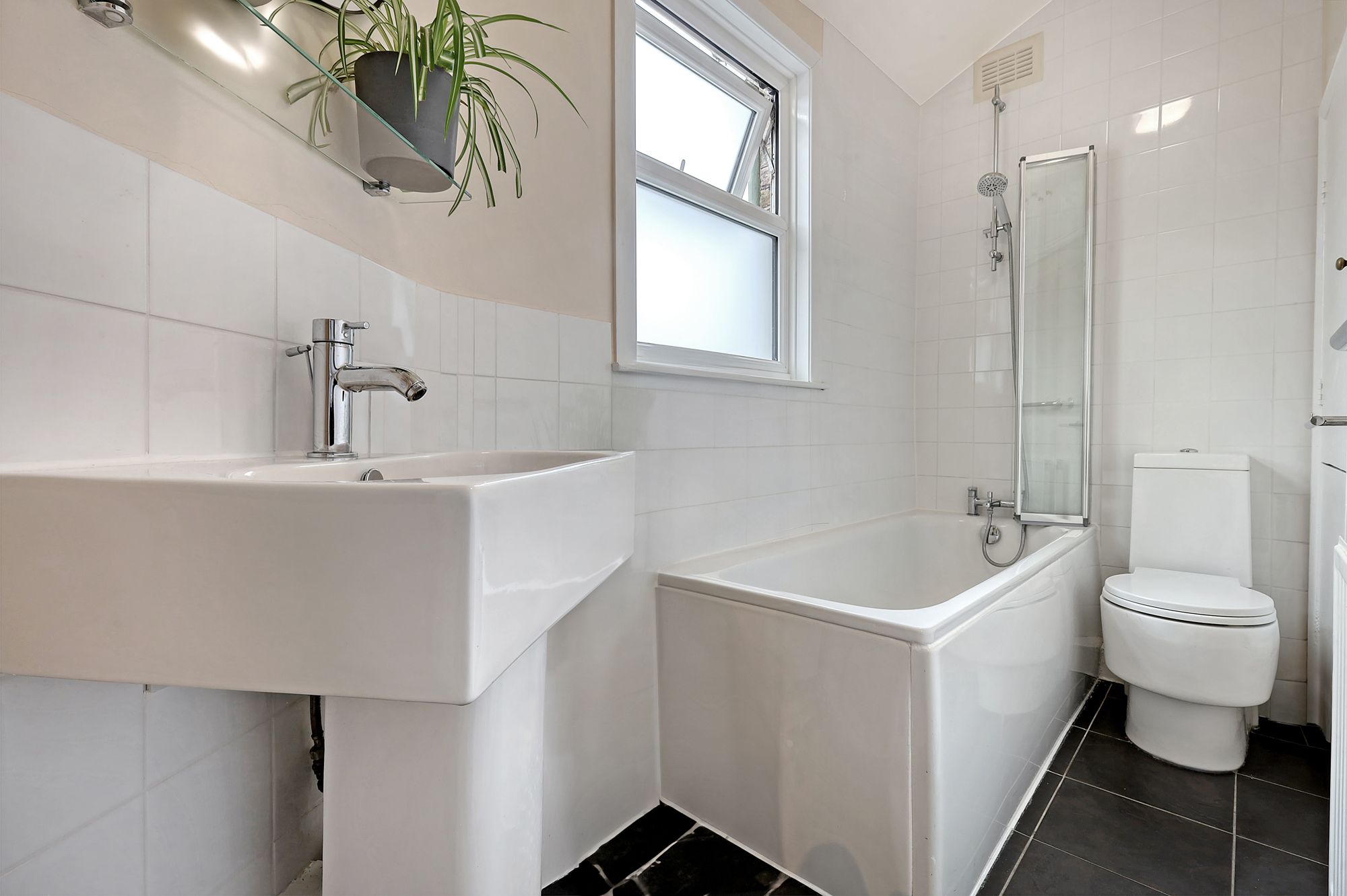 3 bed flat for sale in St. Annes Road, London, E11 13