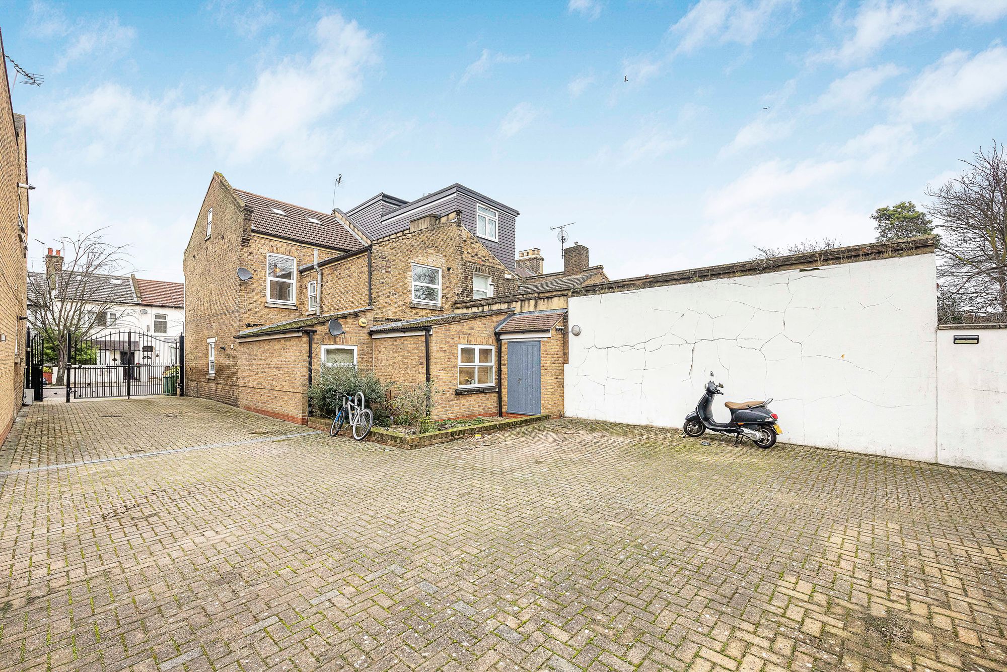 2 bed flat for sale in Chobham Road, London, E15 14