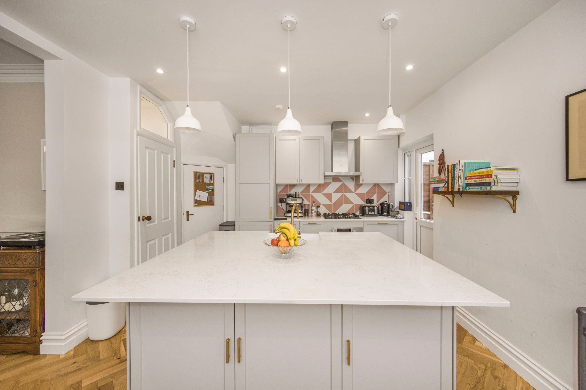 2 bed house to rent in Brisbane Road, Leyton, E10 8