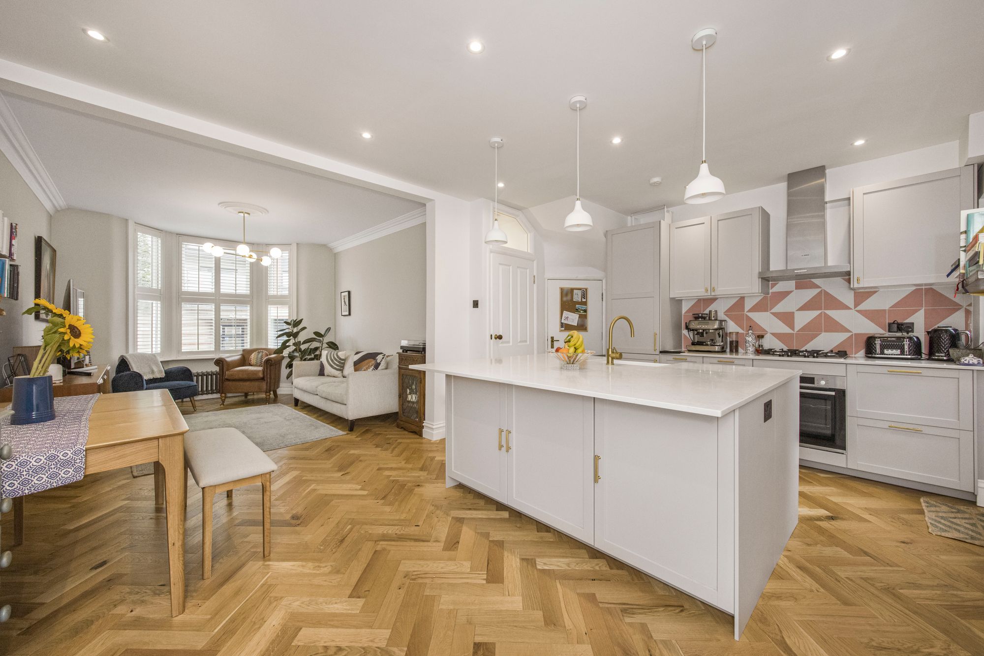 2 bed house to rent in Brisbane Road, Leyton, E10 5