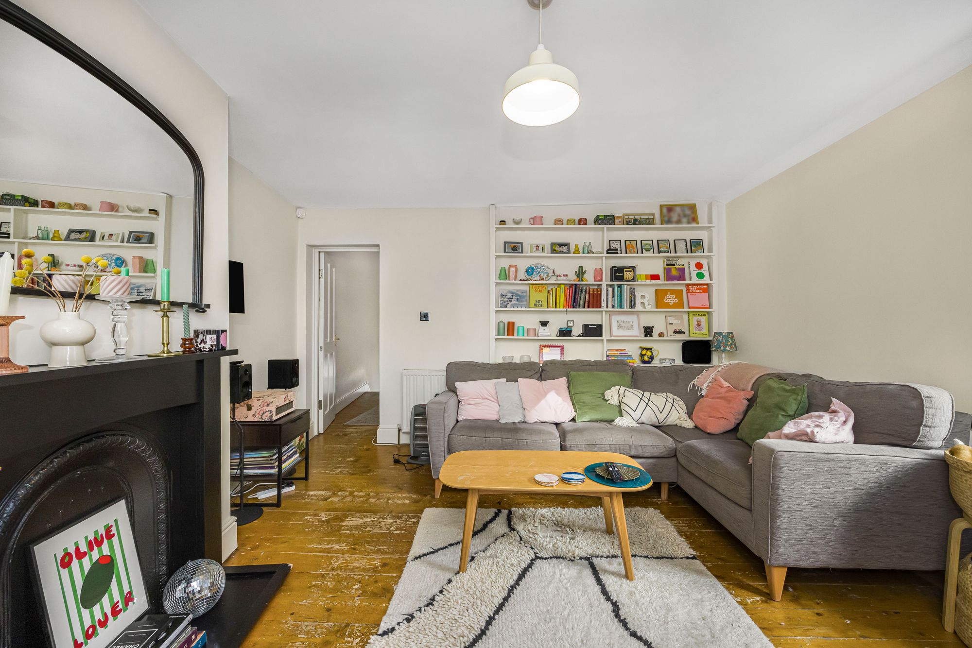 2 bed flat for sale in Haroldstone Road, London  - Property Image 3