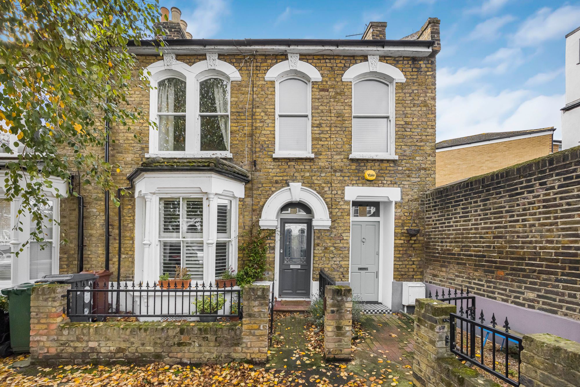 2 bed flat for sale in Haroldstone Road, London  - Property Image 1