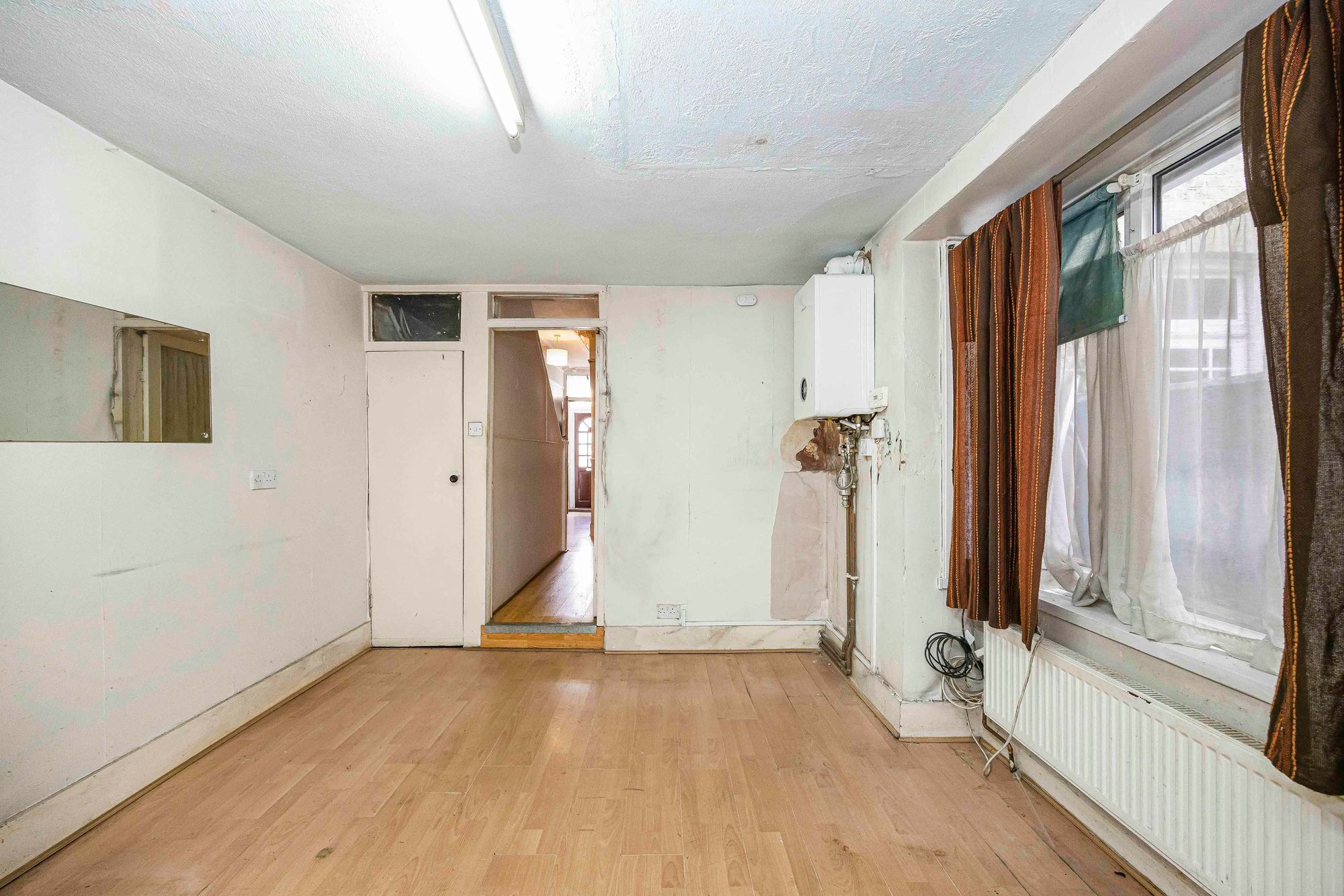3 bed mid-terraced house for sale in St. Georges Road, Leyton 4