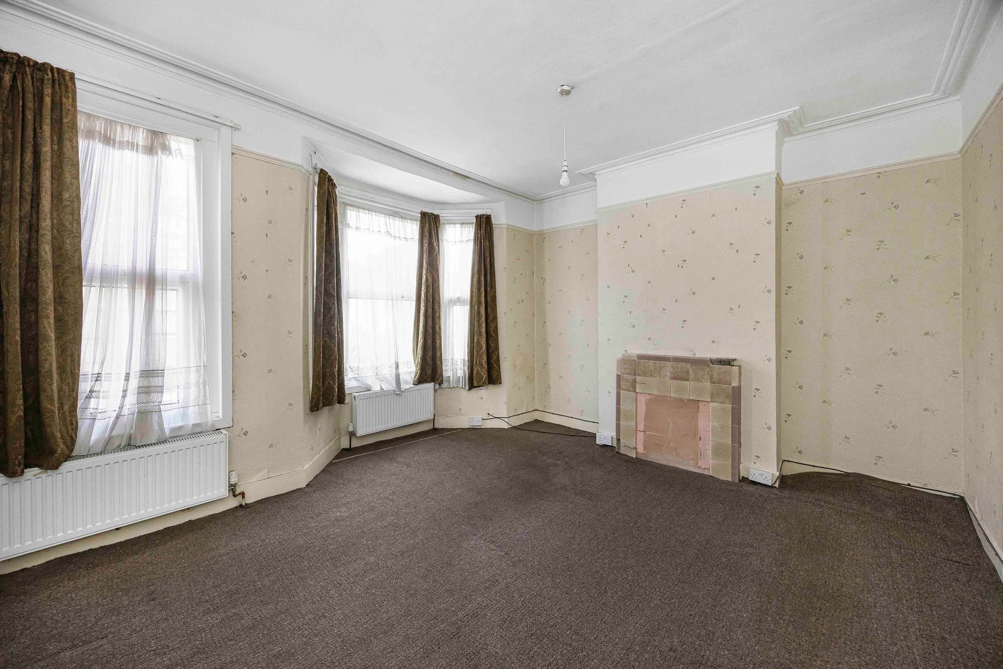 3 bed mid-terraced house for sale in St. Georges Road, Leyton 5