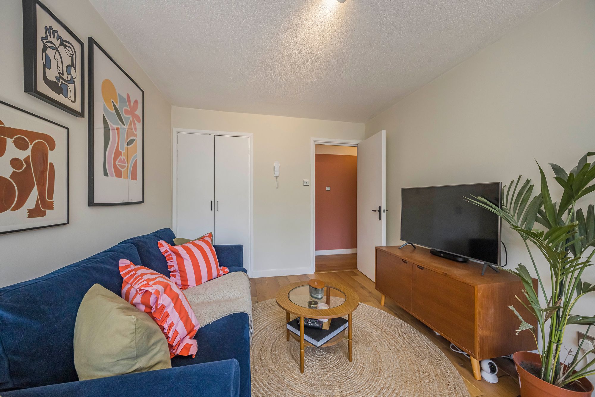 1 bed flat for sale in Salway House, Thornhill Road, Leyton, E10  - Property Image 2