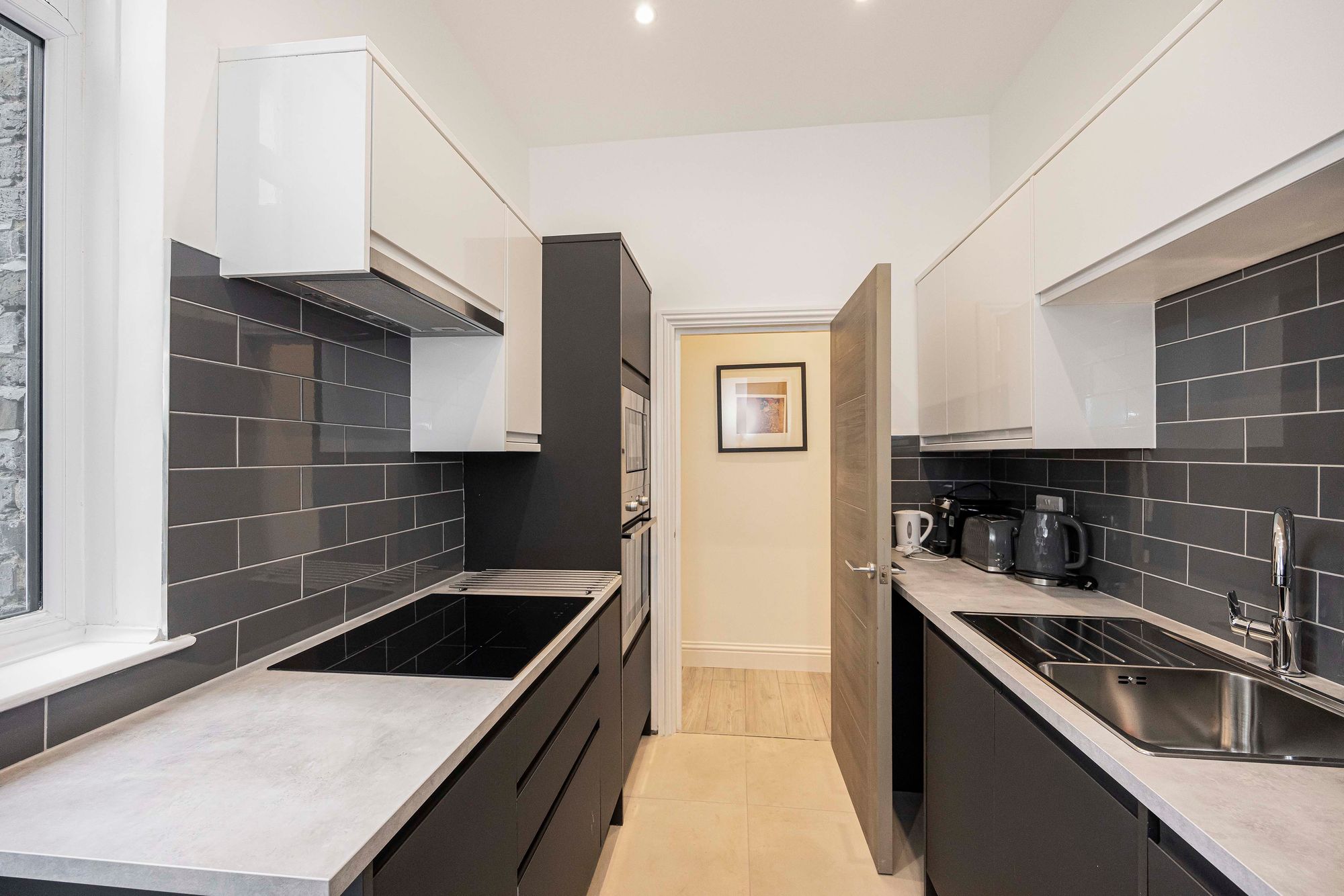 2 bed flat for sale in Ashburnham Road, London, NW10  - Property Image 3