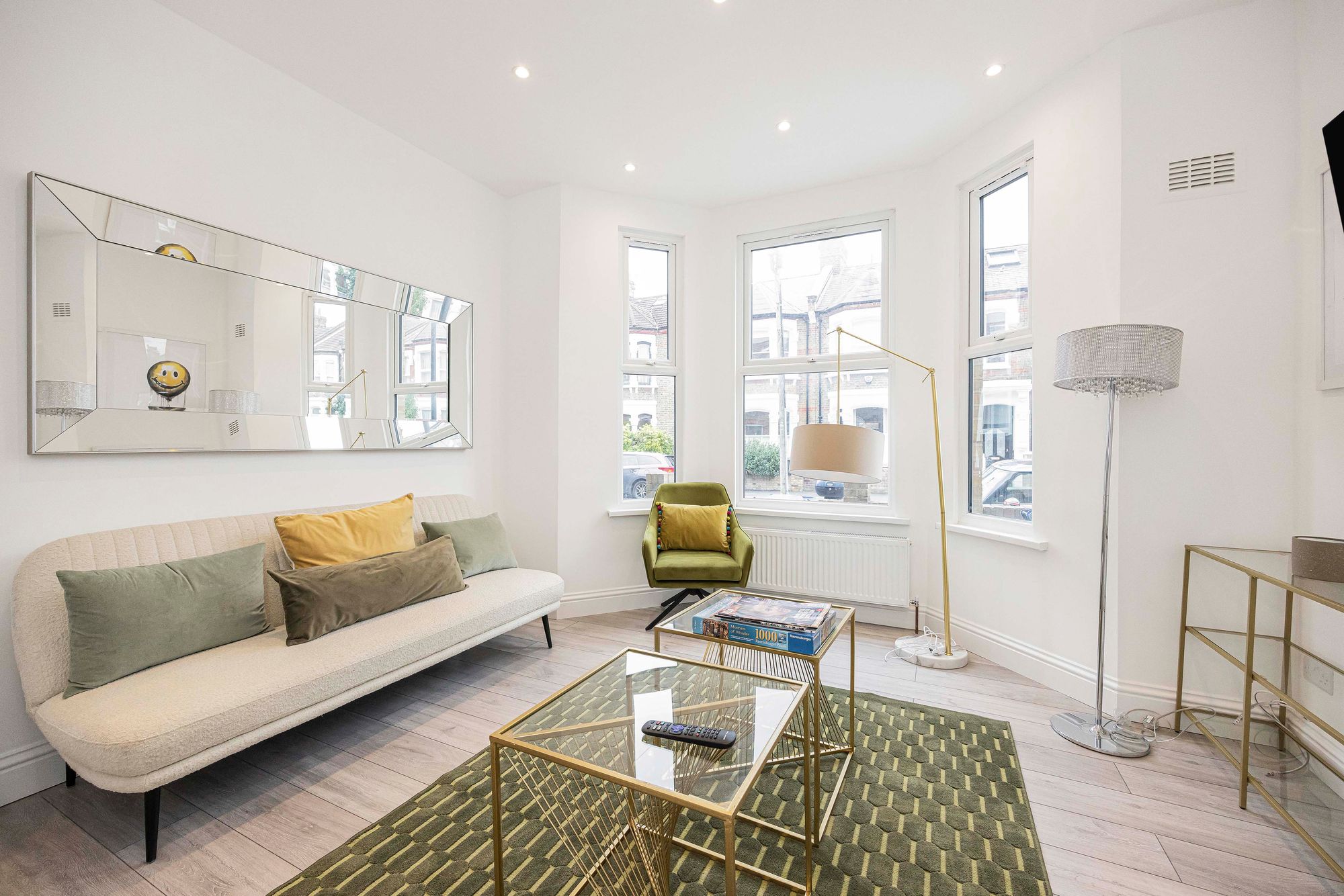 2 bed flat for sale in Ashburnham Road, London, NW10  - Property Image 4