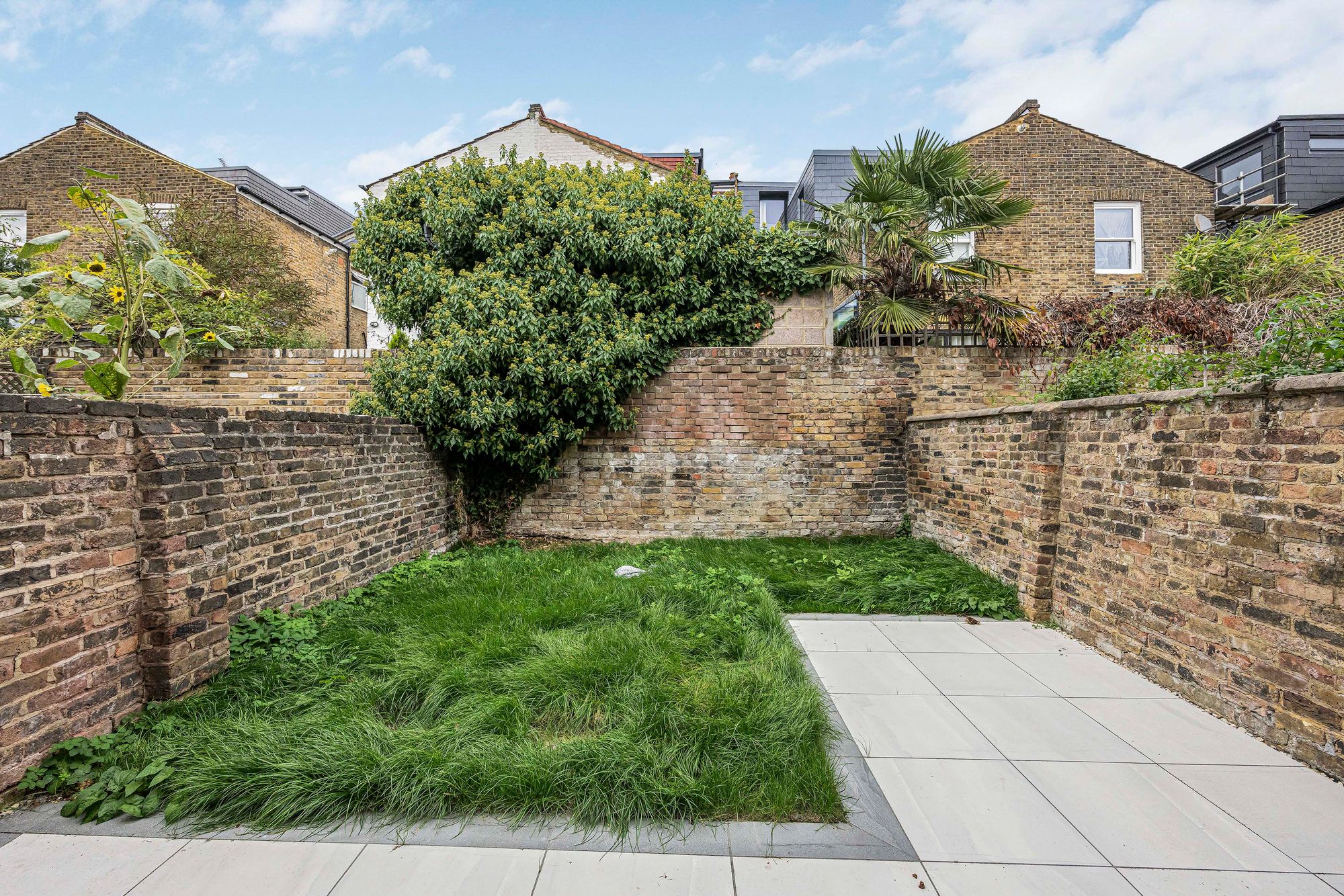 2 bed flat for sale in Ashburnham Road, London, NW10 17