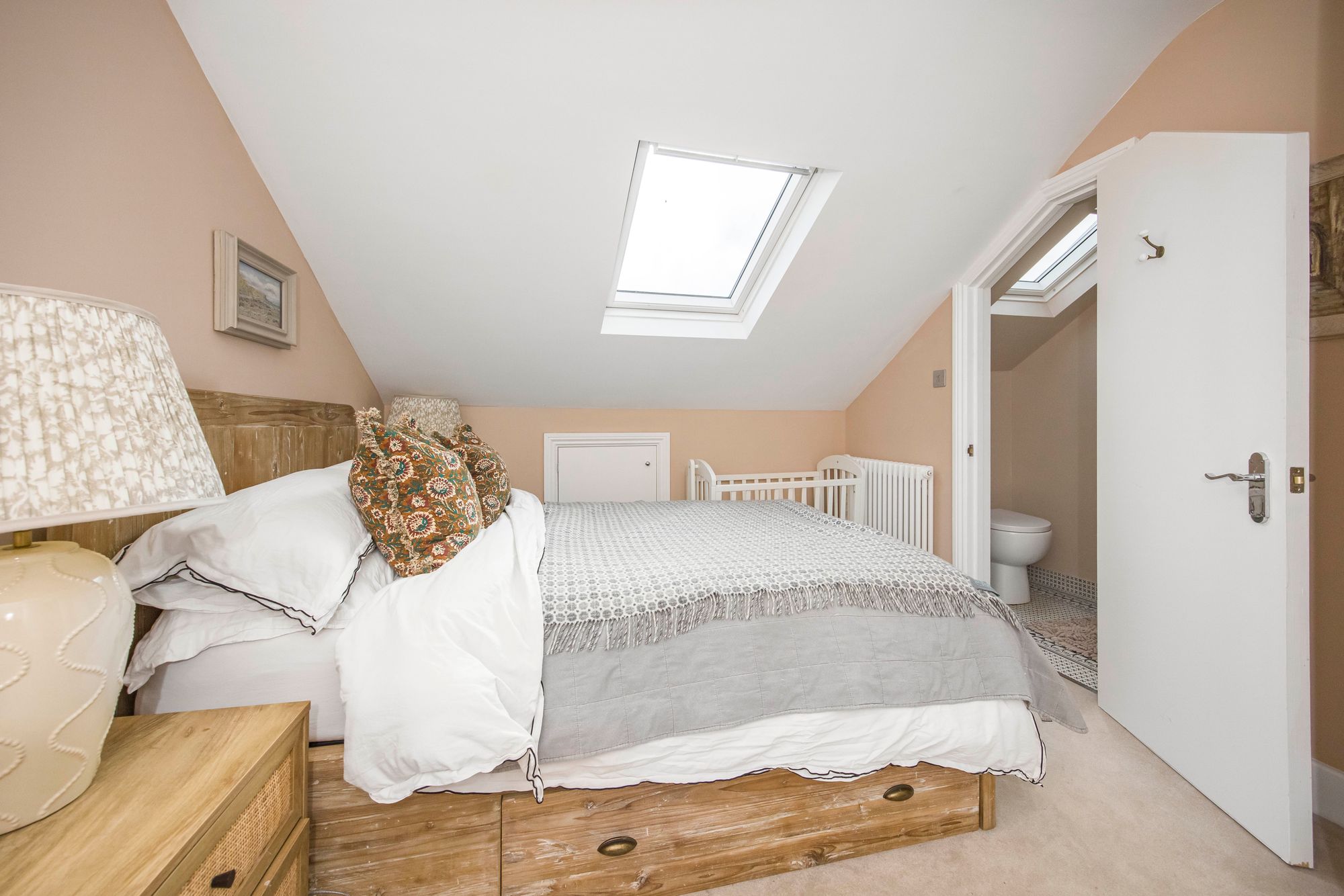 5 bed flat to rent in Church Road, Leyton, E10 7