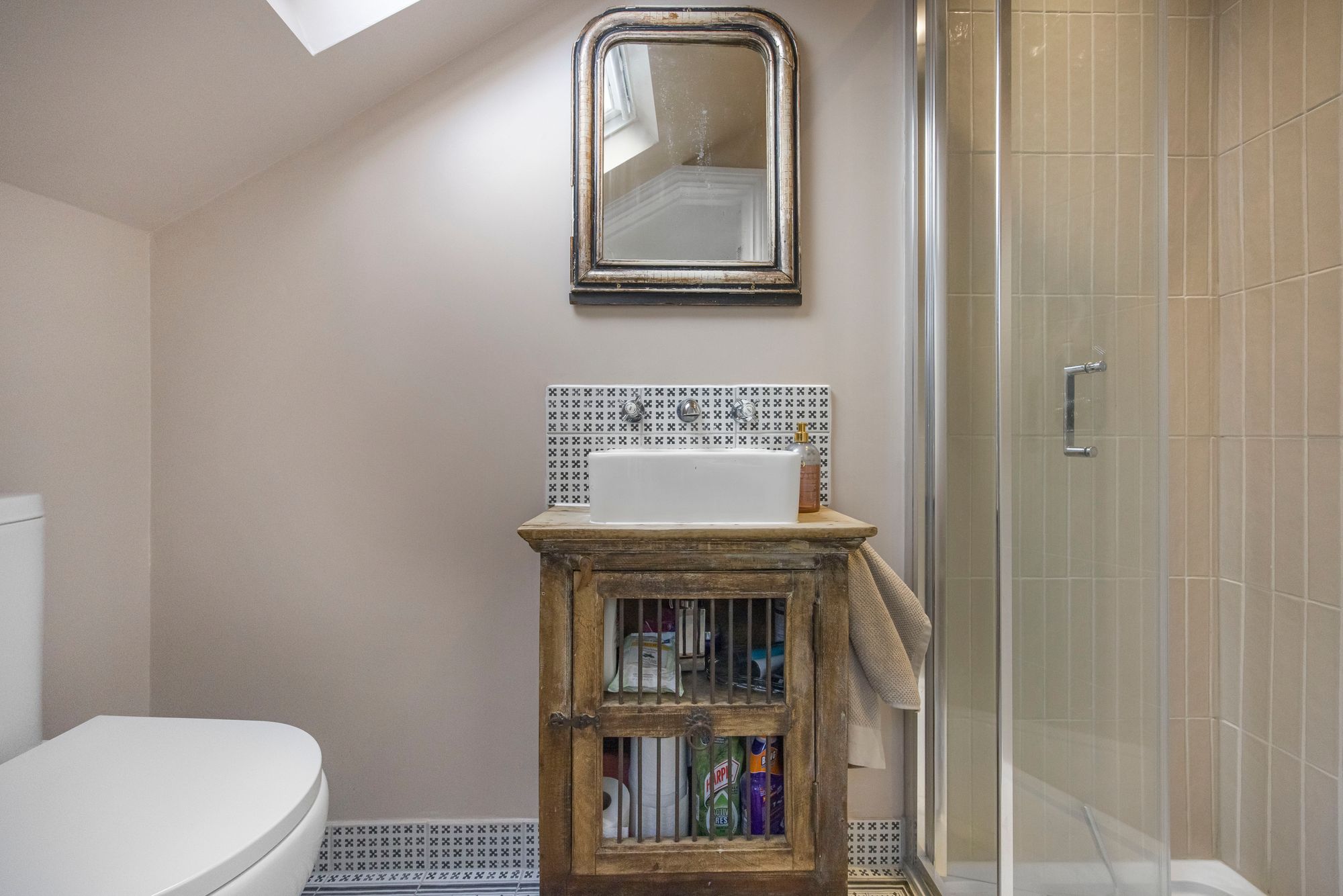 5 bed flat to rent in Church Road, Leyton, E10 16