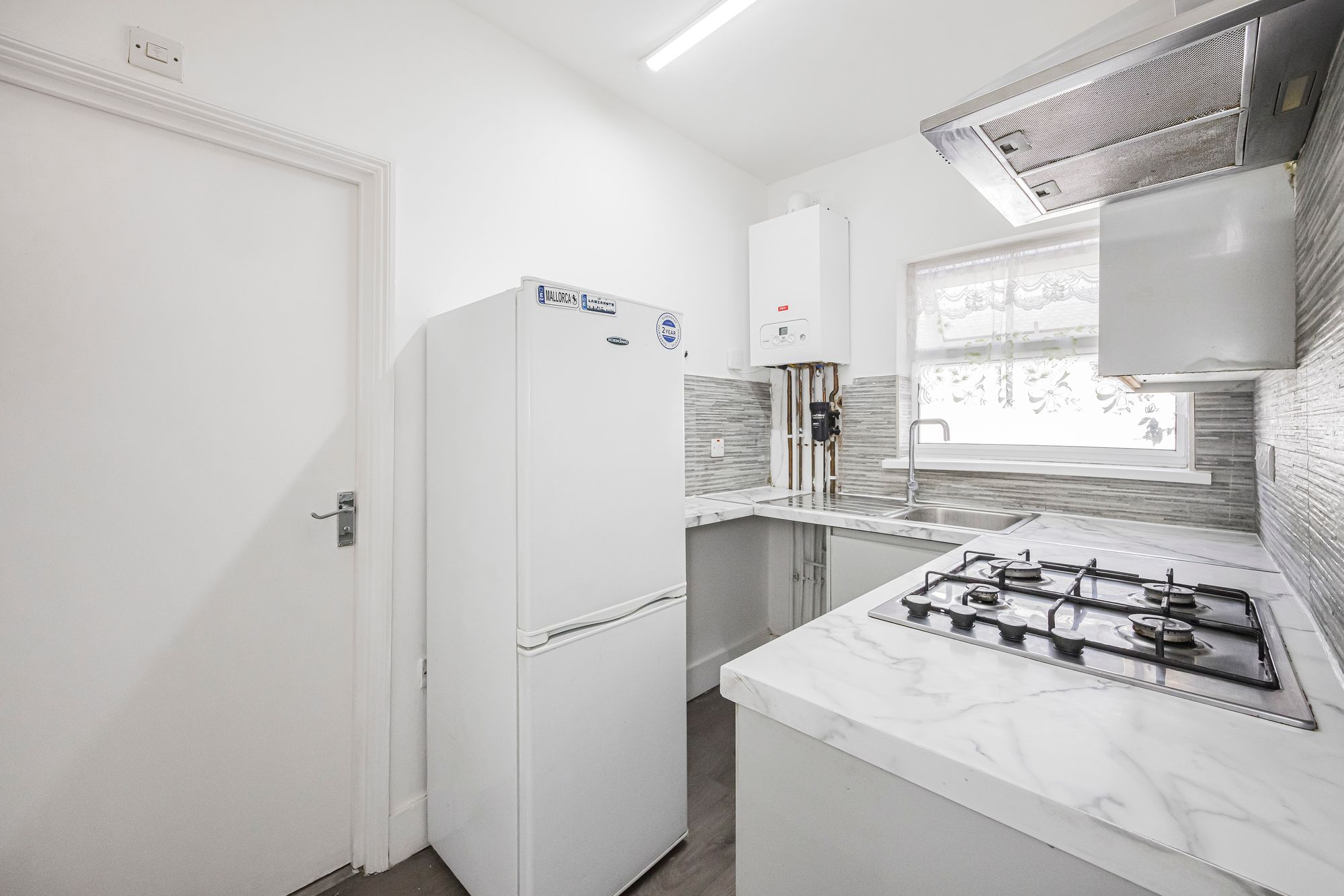 2 bed flat for sale in Morley Road, Leyton, E10  - Property Image 3