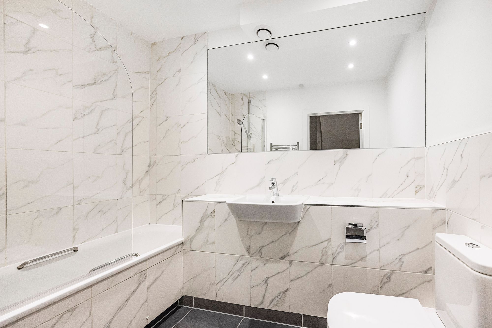 4 bed terraced house for sale in Claude Road, Leyton, E10 15