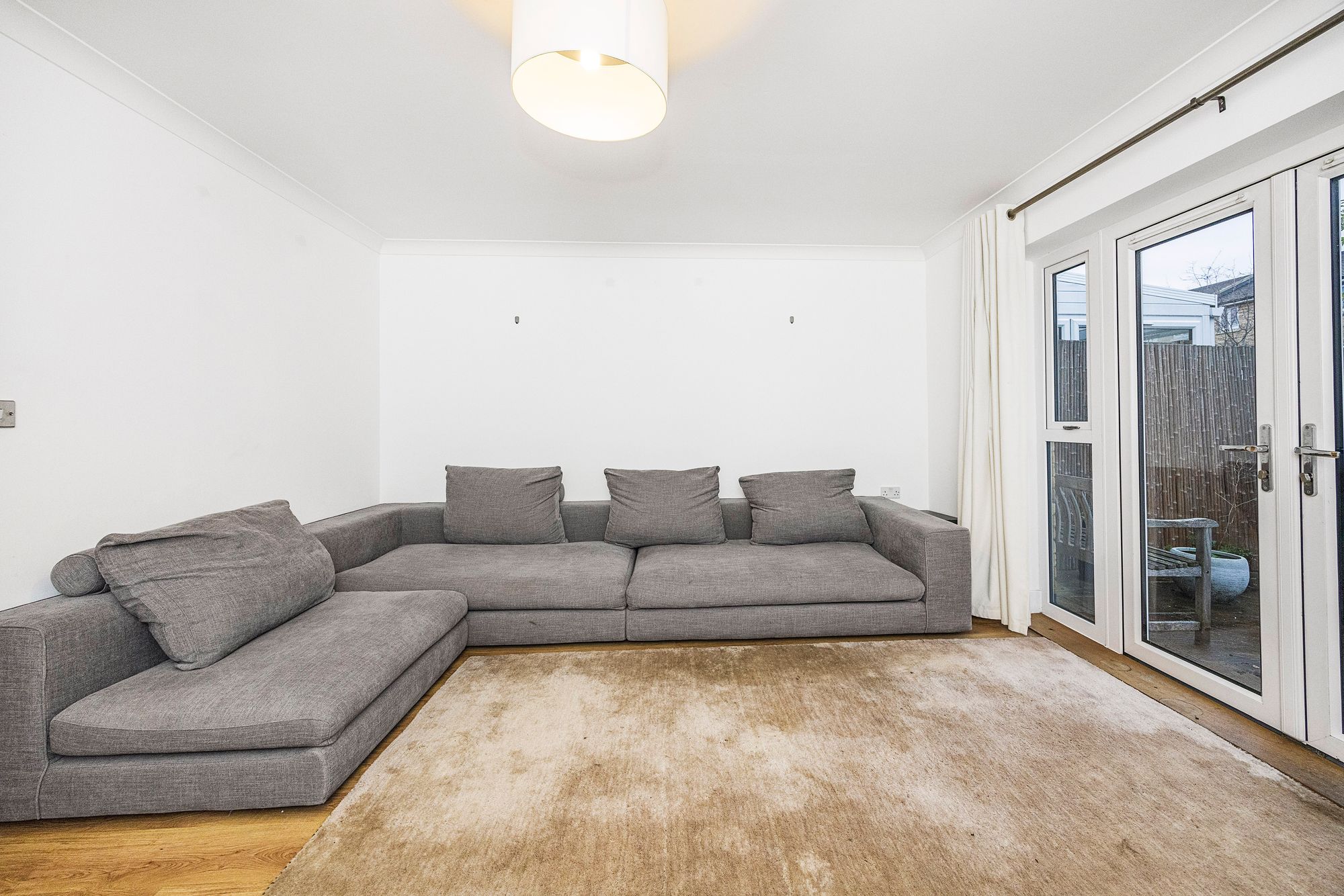 4 bed terraced house for sale in Claude Road, London  - Property Image 2