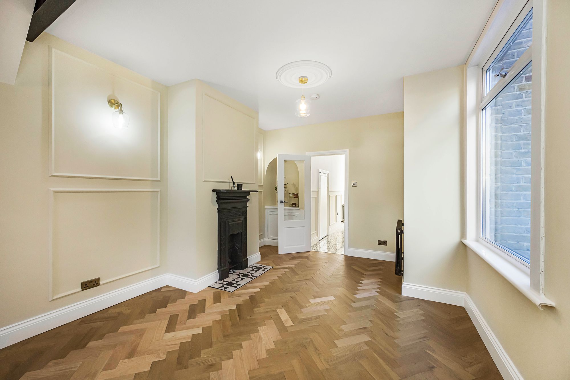 2 bed flat for sale in St. Annes Road, London  - Property Image 9