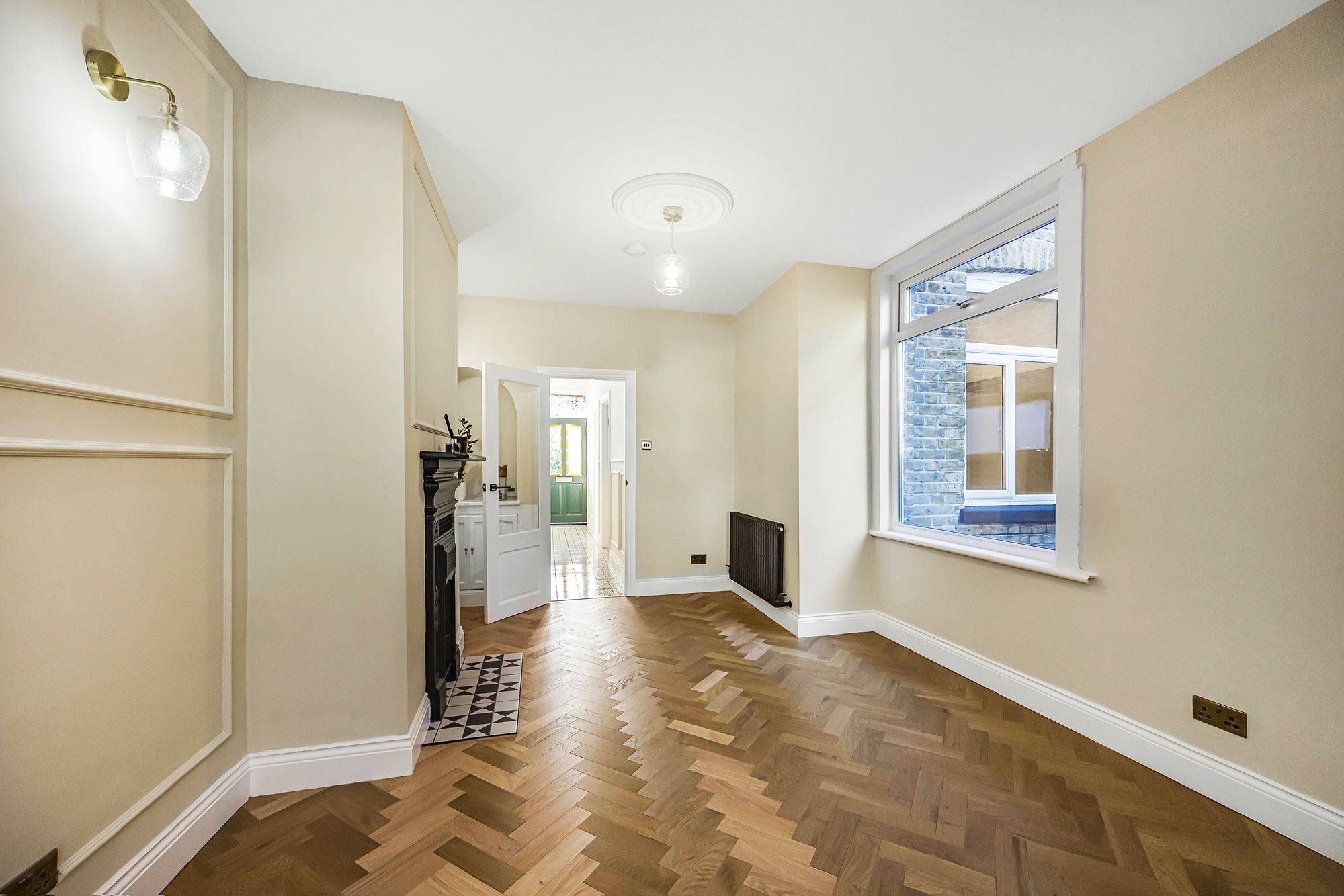 2 bed flat for sale in St. Annes Road, London  - Property Image 8