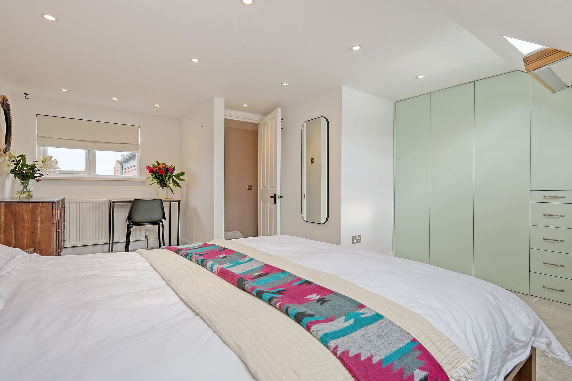 4 bed mid-terraced house for sale in Murchison Road, London, E10 17