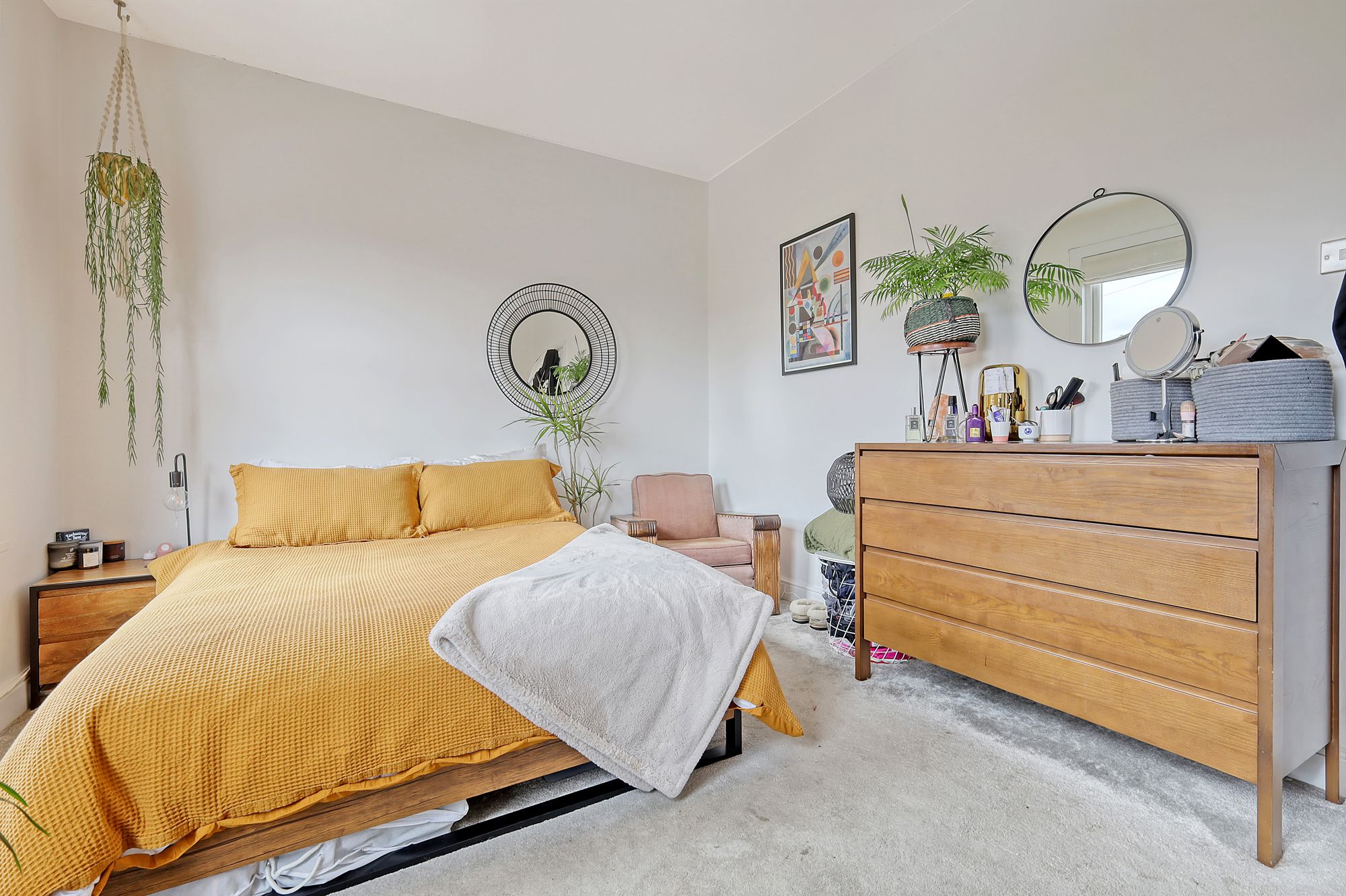 4 bed mid-terraced house for sale in Murchison Road, London, E10 15