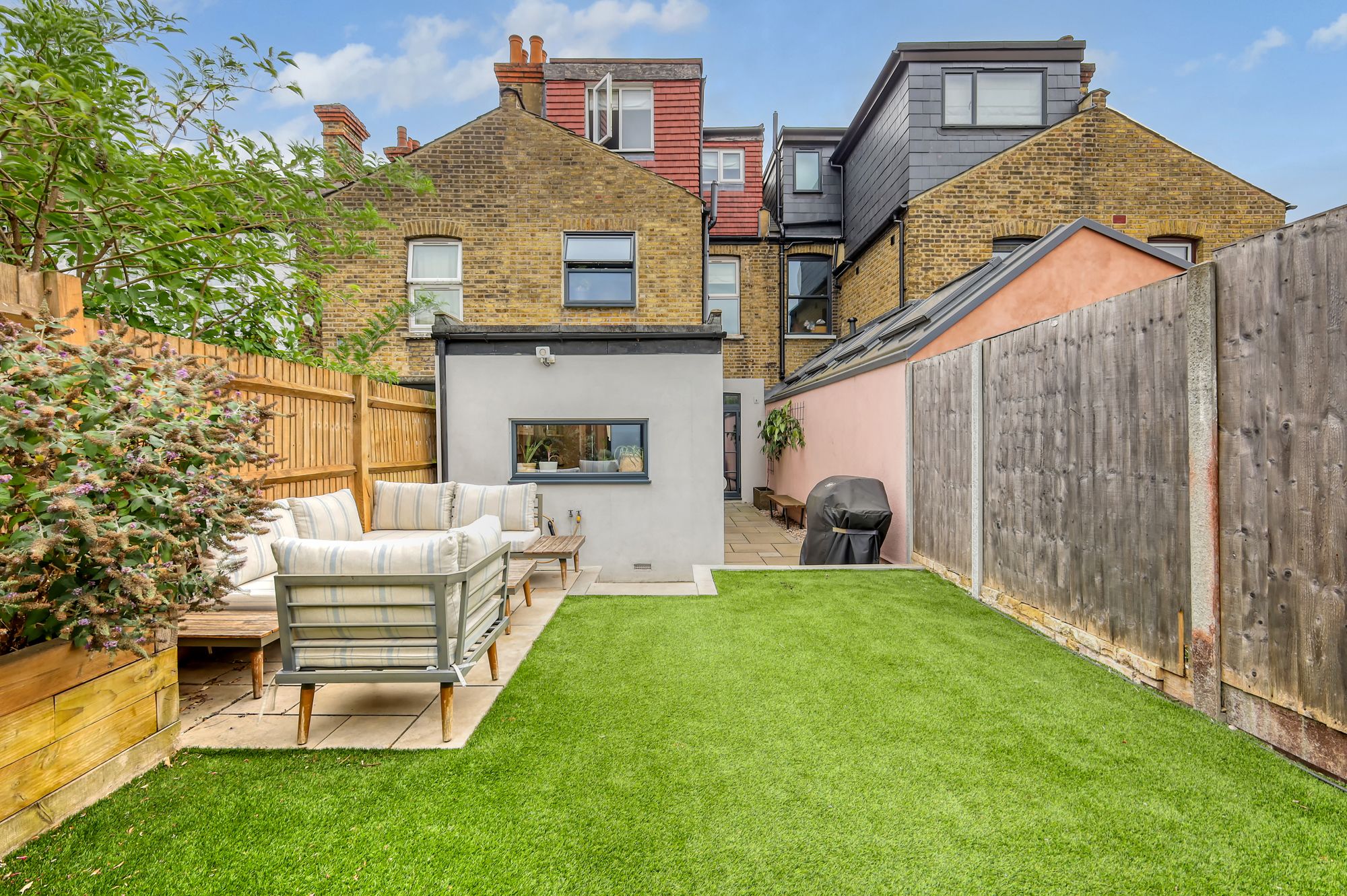 4 bed mid-terraced house for sale in Murchison Road, London, E10  - Property Image 4