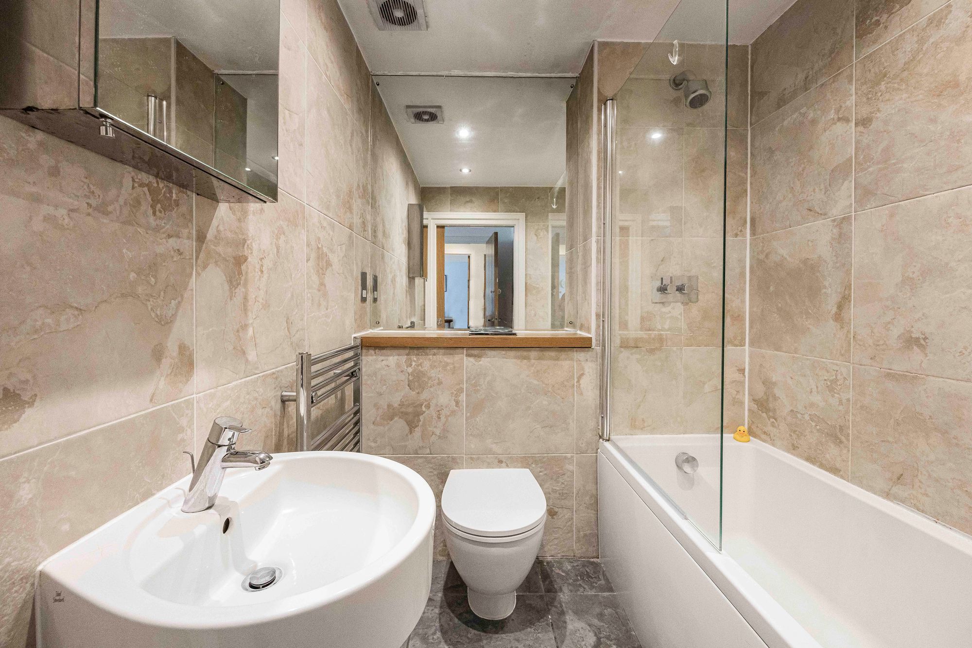 2 bed flat for sale in Maud Road, Plaza Heights, E10  - Property Image 12