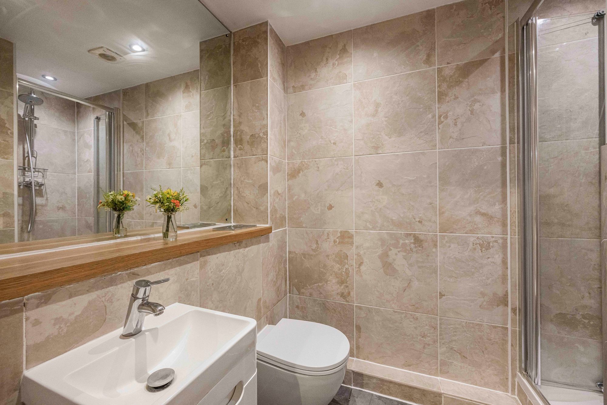 2 bed flat for sale in Maud Road, Plaza Heights, E10  - Property Image 10