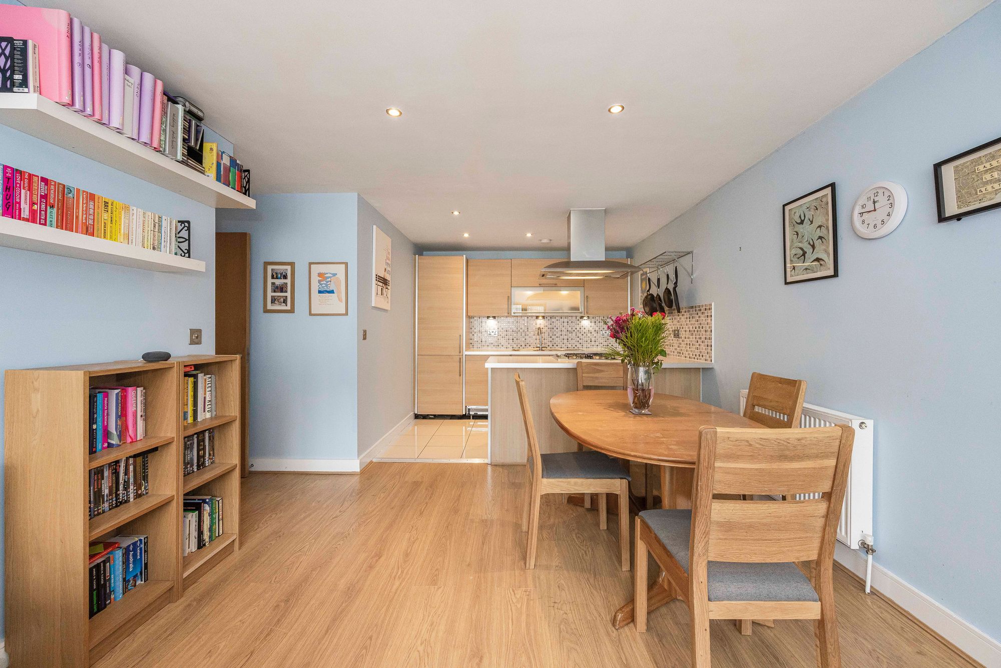 2 bed flat for sale in Maud Road, Plaza Heights, E10  - Property Image 2